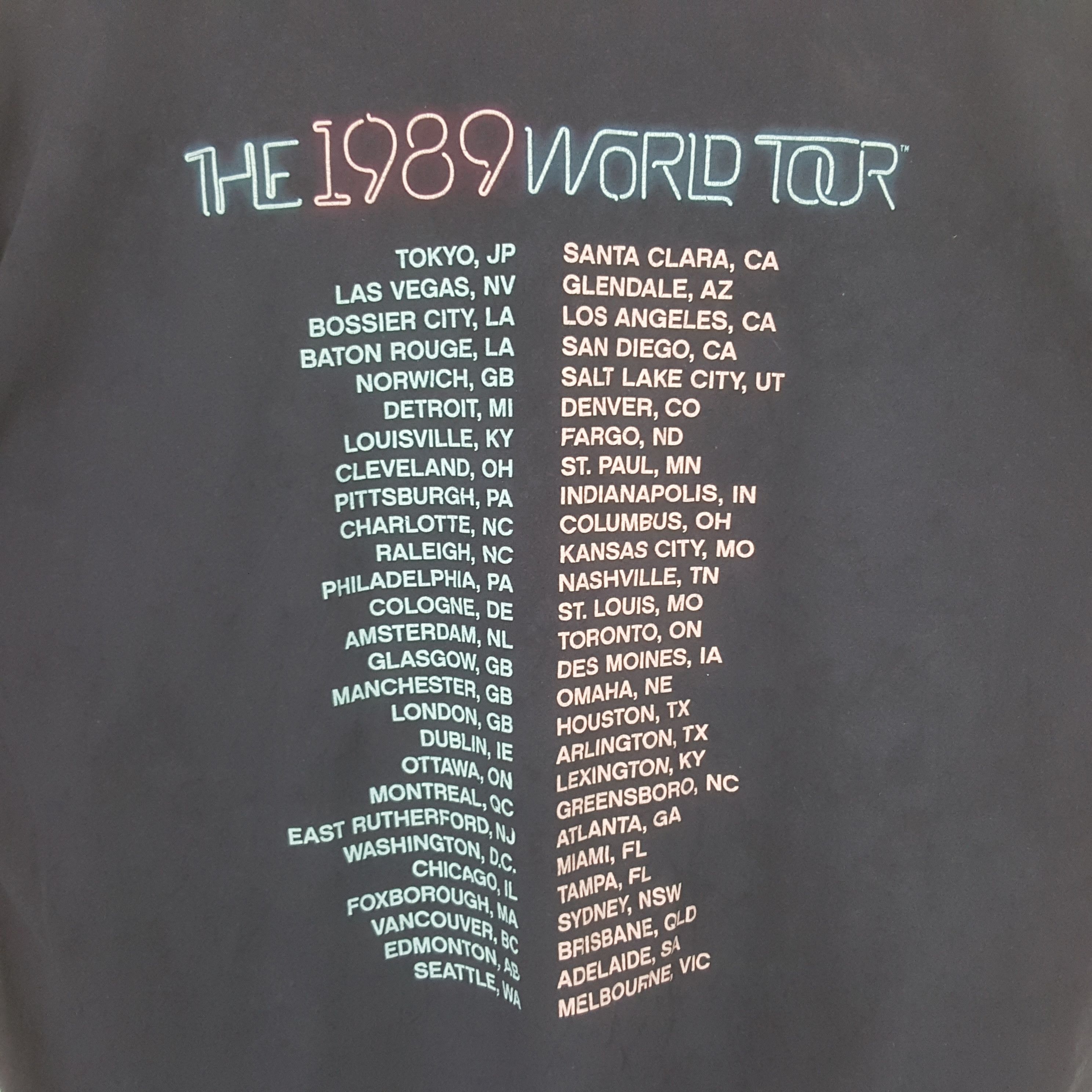 Band Tees Vintage Taylor Swift American Singer Tour Tshirt RR27 Size US M / EU 48-50 / 2 - 4 Thumbnail
