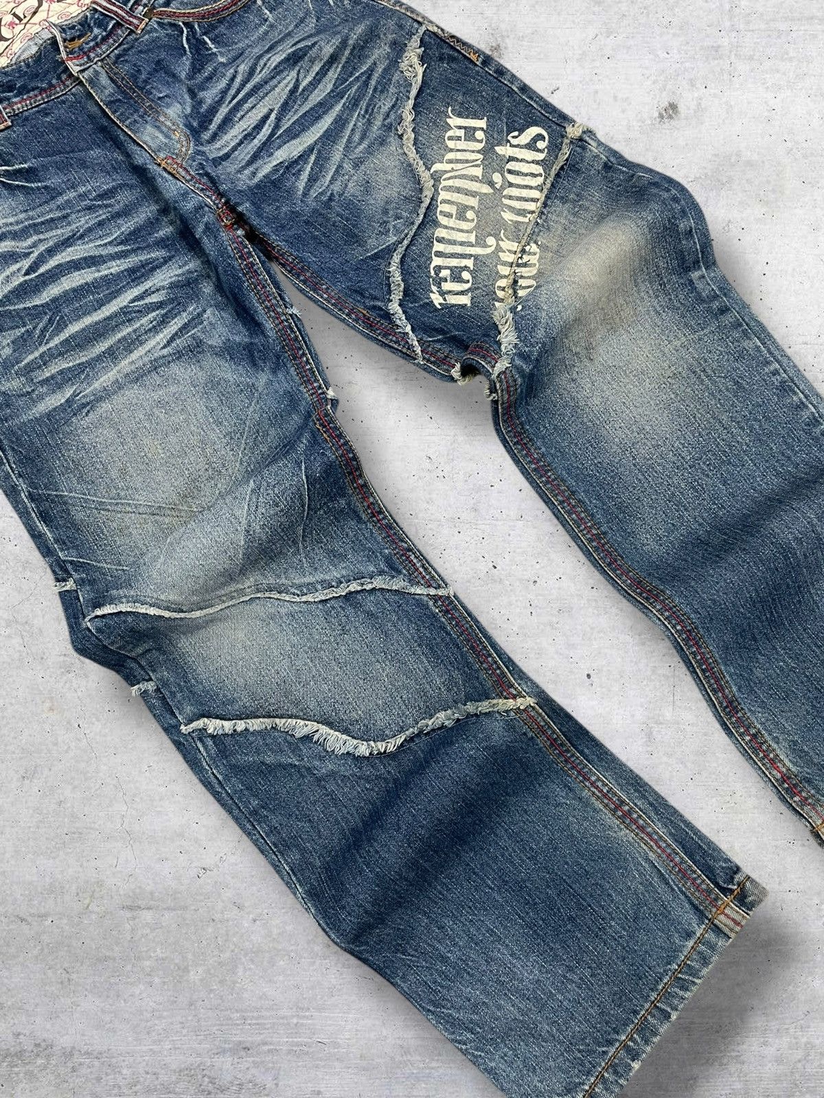 Beauty Beast VINTAGE DISTRESSED STYLE ‘REMEMBER OUR ROOTS’ POEM 90S DENIM Size US 32 / EU 48 - 3 Thumbnail