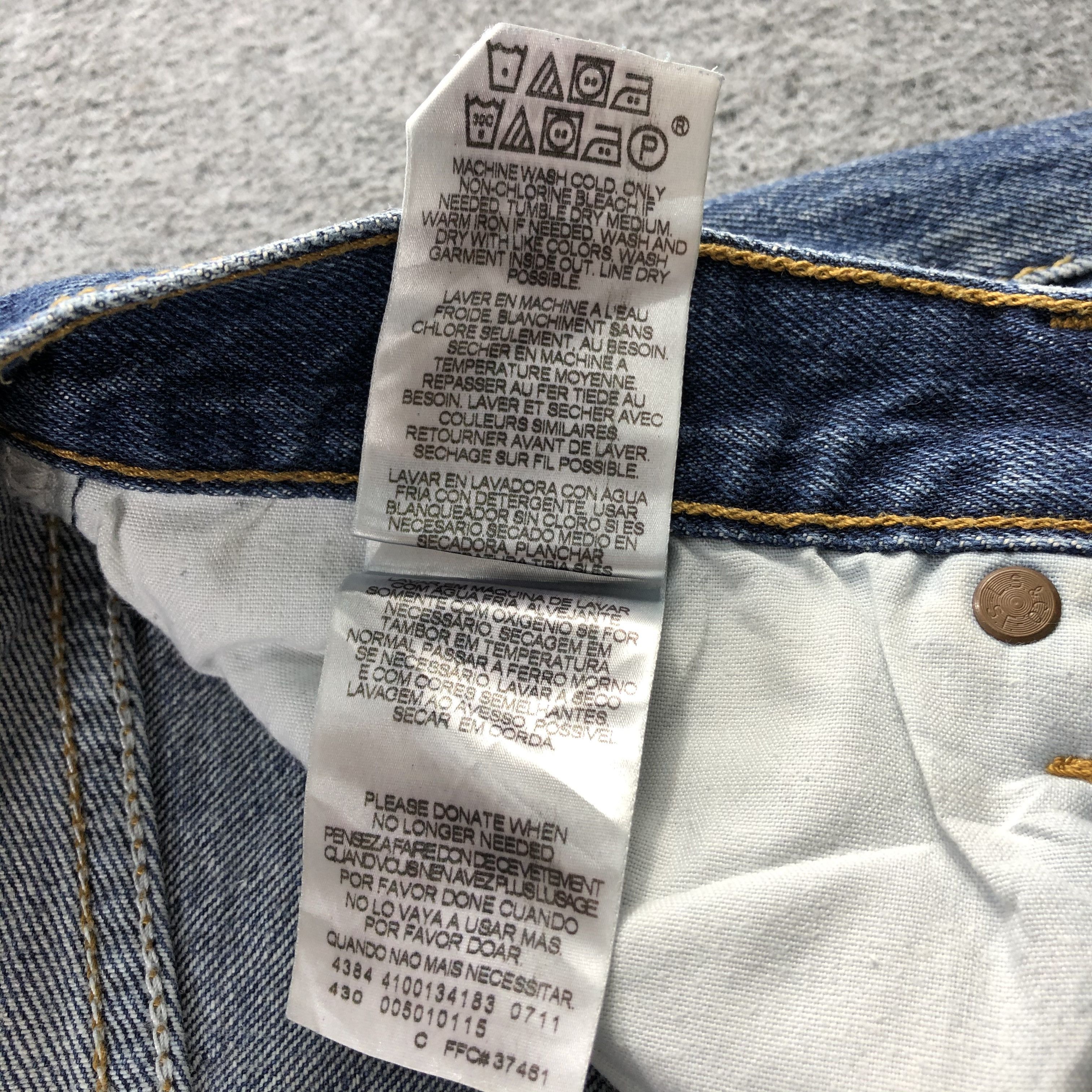 Levi's Vintage Levis 501 Jeans Distresssed Denim KJ343 Size US 35 - 11 Thumbnail