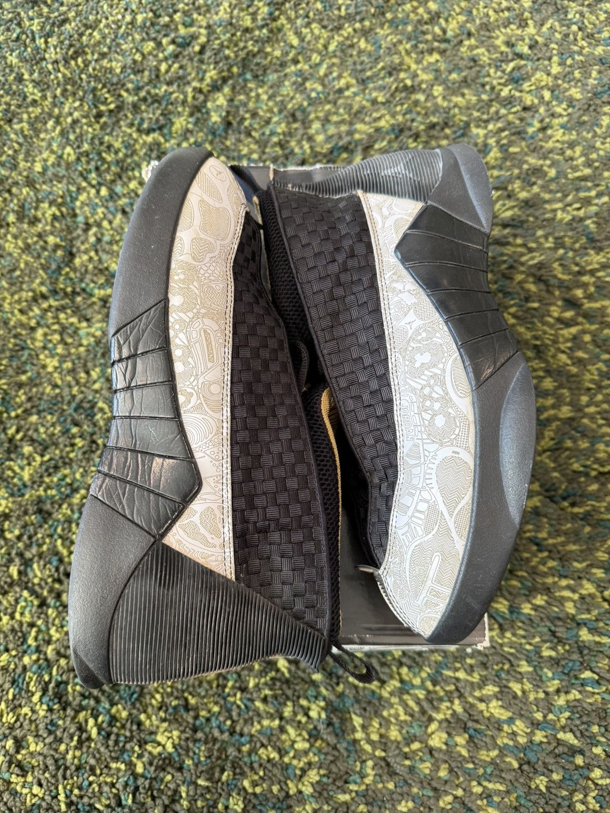 Jordan Brand Air Jordan 15 “Laser” Size US 10 / EU 43 - 3 Thumbnail
