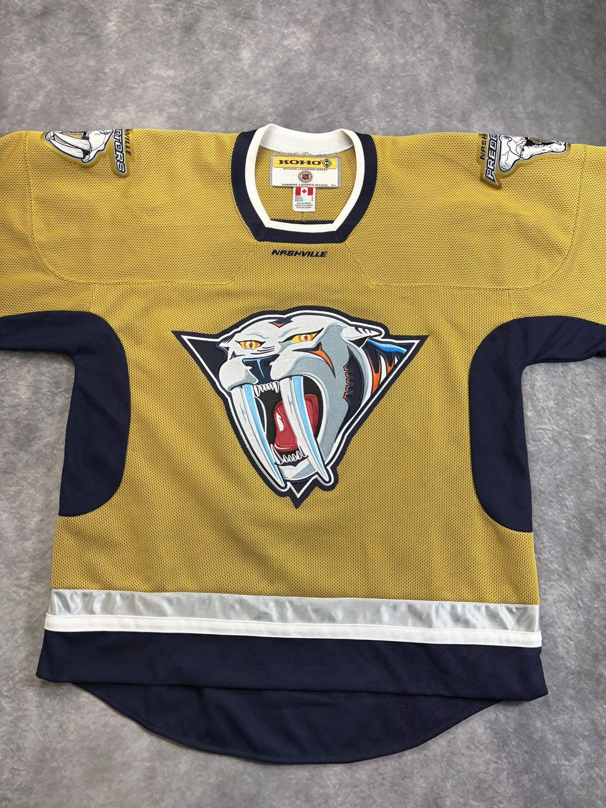 NHL Vintage Nashville Predators Hockey Jersey 2000-01 90s Patch Size US L / EU 52-54 / 3 - 4 Thumbnail
