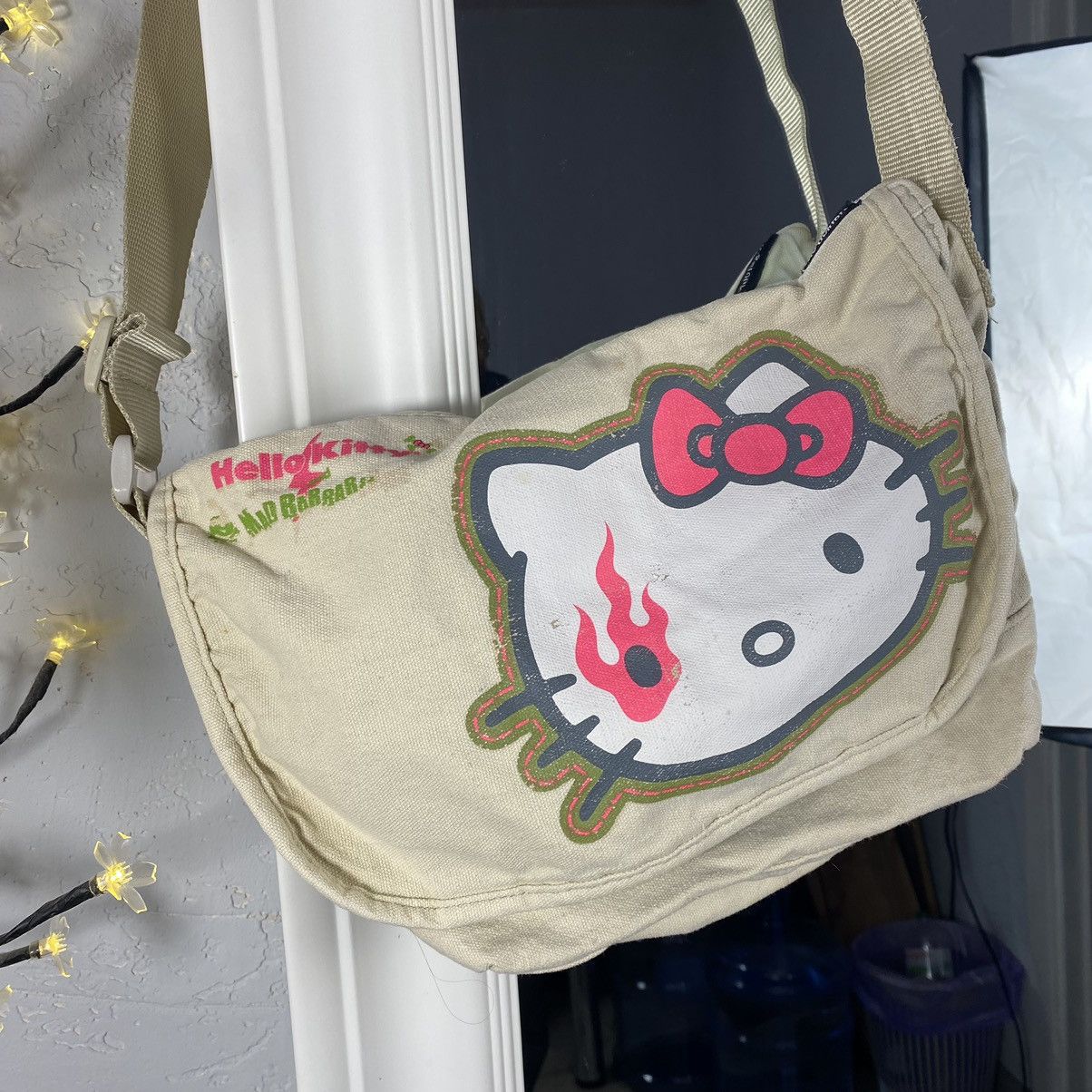 20471120 HELLO KITTY Y2K FACE FLAME PRINT CROSSBODY BAG Size ONE SIZE - 2 Thumbnail