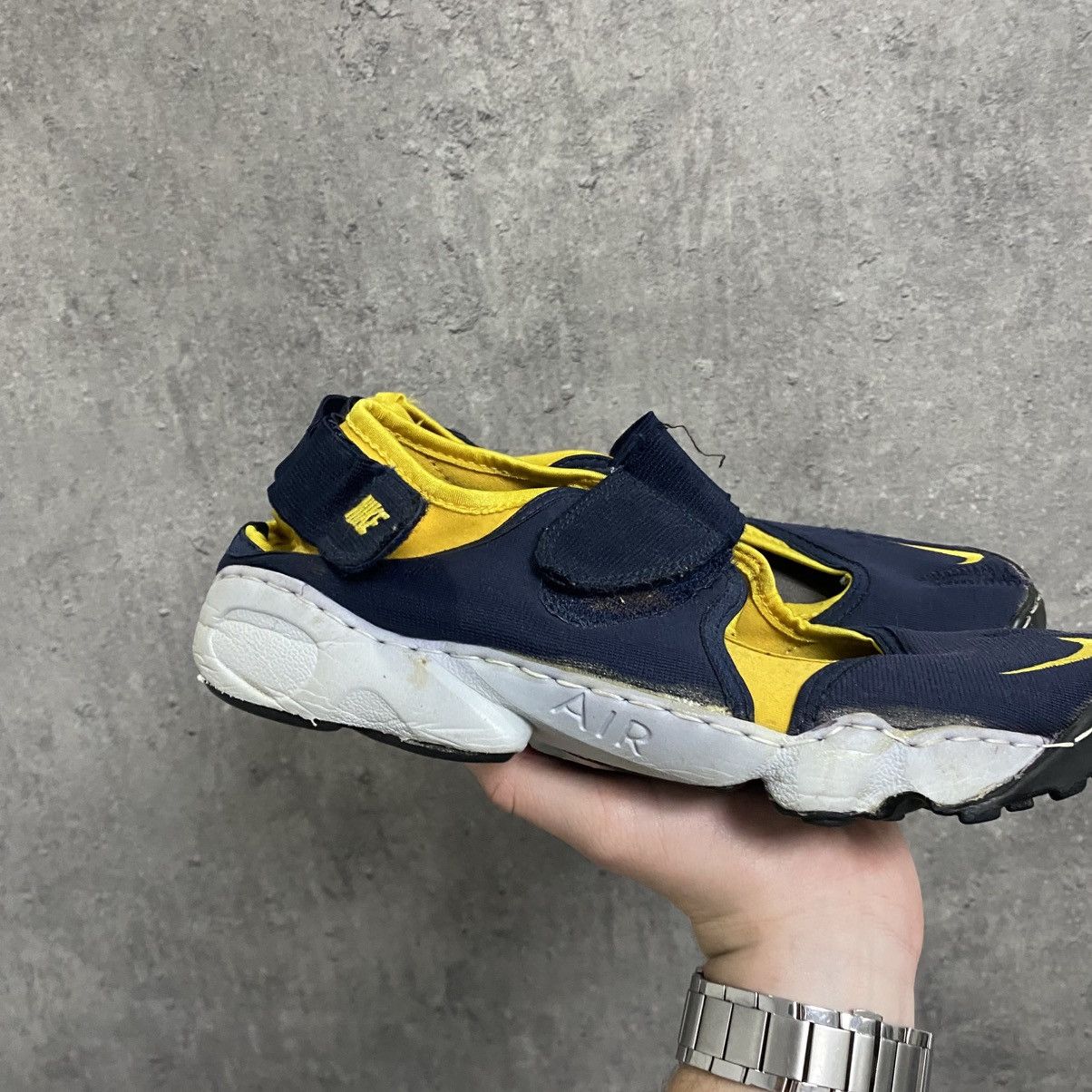 Nike Vintage Tabi Nike Rift Tabi Sneakers Margiella Vibe Size US 9 / EU 42 - 3 Thumbnail