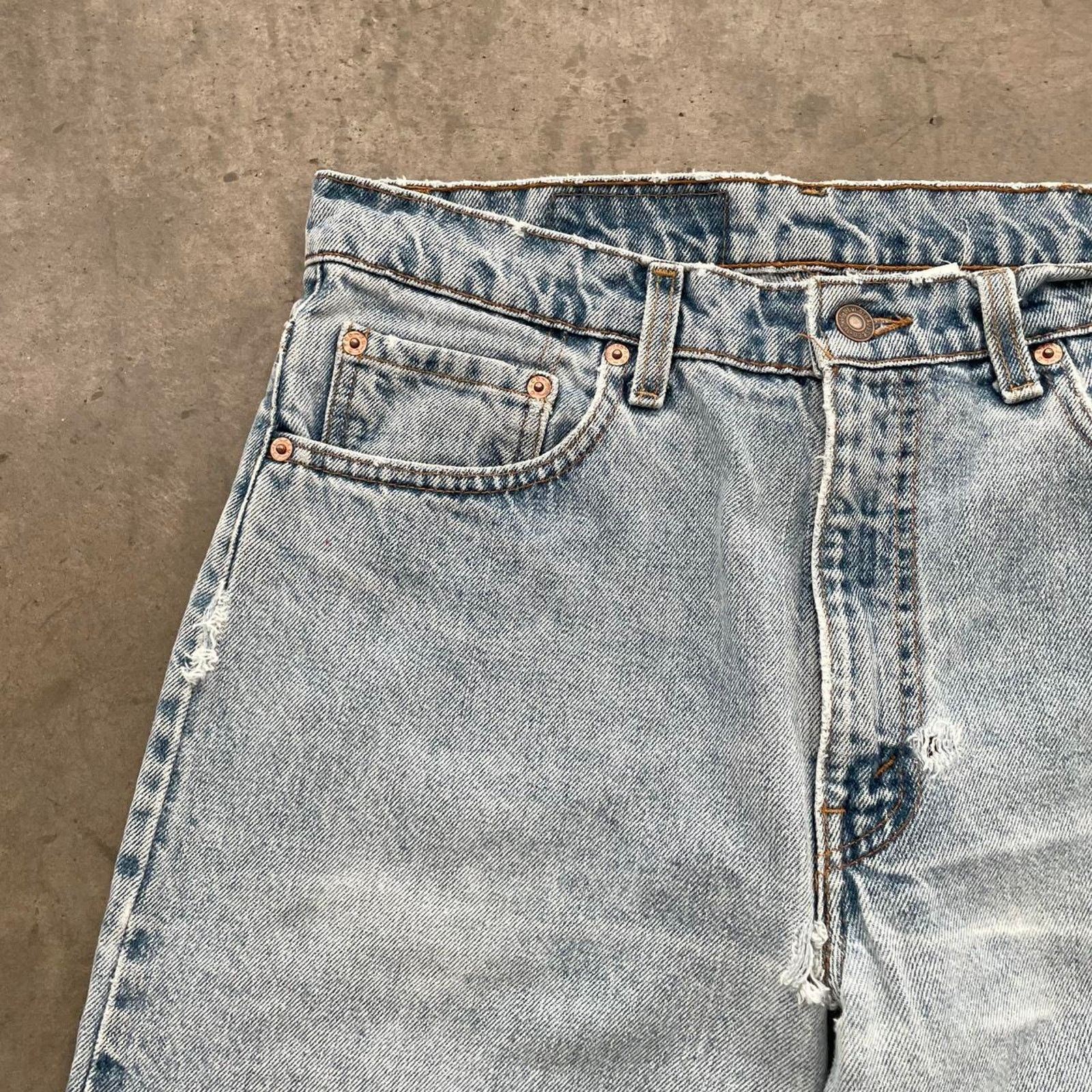 Levi's Vintage 90s Levi’s 550 Light Wash Denim Jeans Size US 32 / EU 48 - 4 Thumbnail