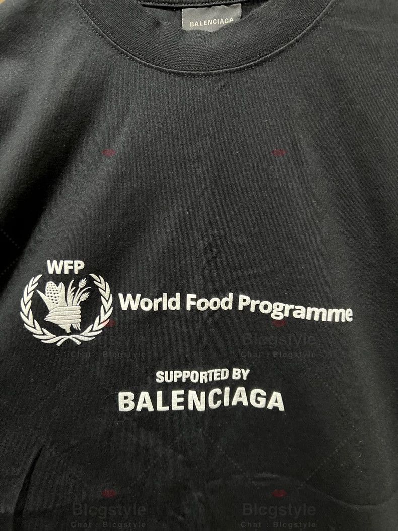 Balenciaga Balenciaga World Food Programme Logo Short Sleeve T-Shirt Size US M / EU 48-50 / 2 - 2 Thumbnail