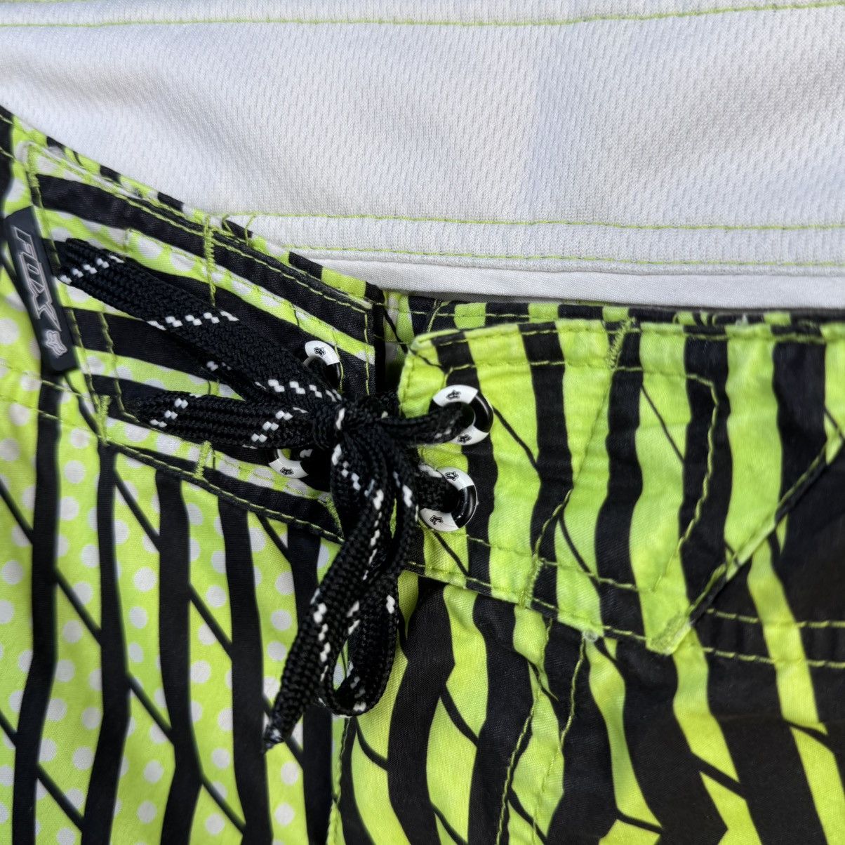 Fox Racing Y2K Fox Racing shorts big logo rare Size US 33 - 6 Thumbnail