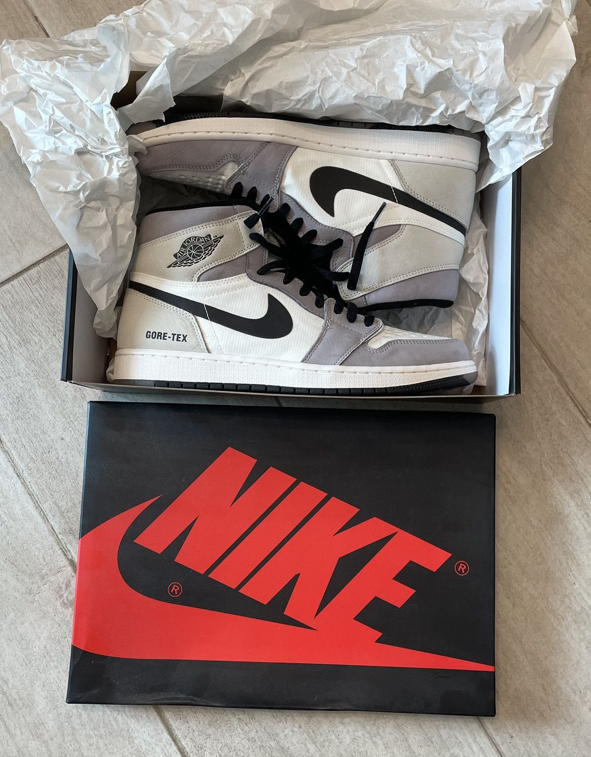 Jordan Brand × Nike Jordan 1 Retro High Element Gore-Tex Light Bone Size US 11.5 / EU 44-45 - 1 Thumbnail