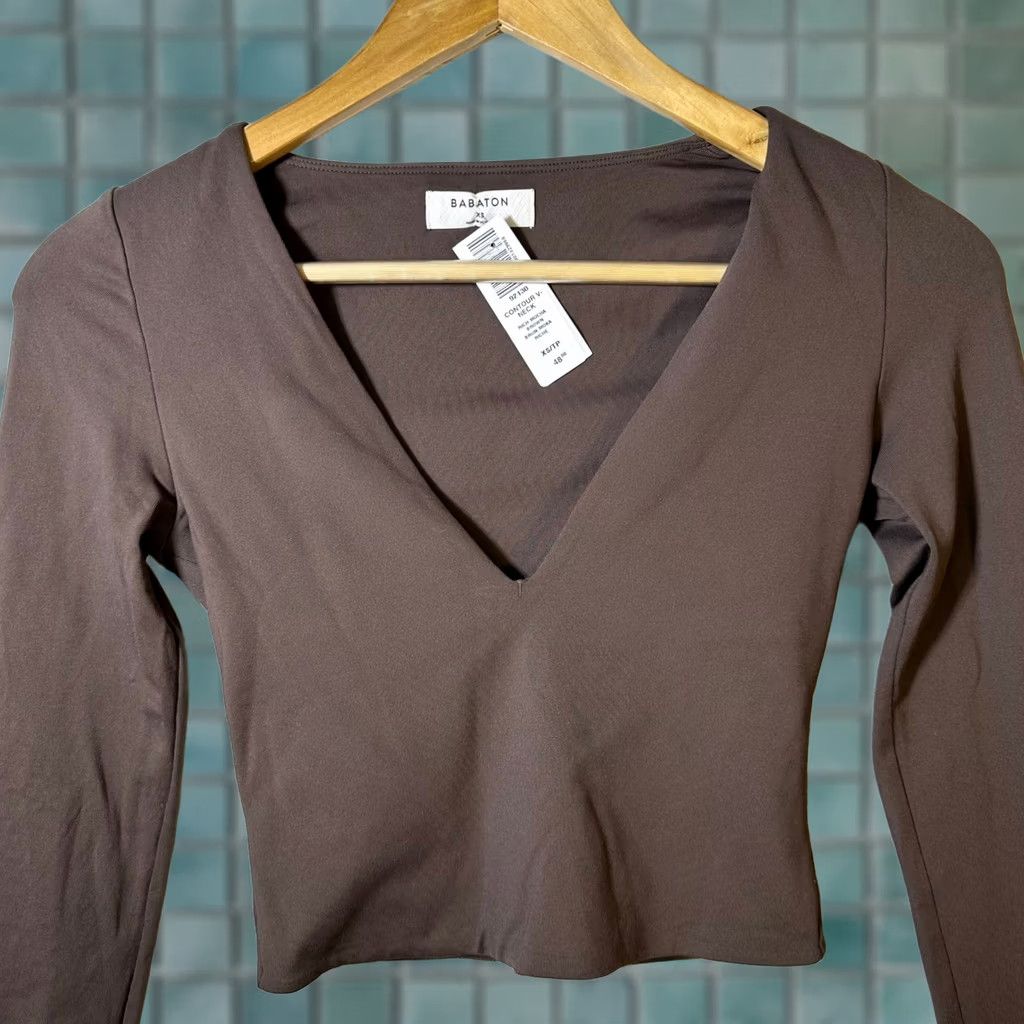 Vintage Babaton Contour V-Neck Long Sleeve Cropped Top Womens XS Rich Mocha Brown Knit Nylon Blend Solid Size XS / US 0-2 / IT 36-38 - 1 Thumbnail