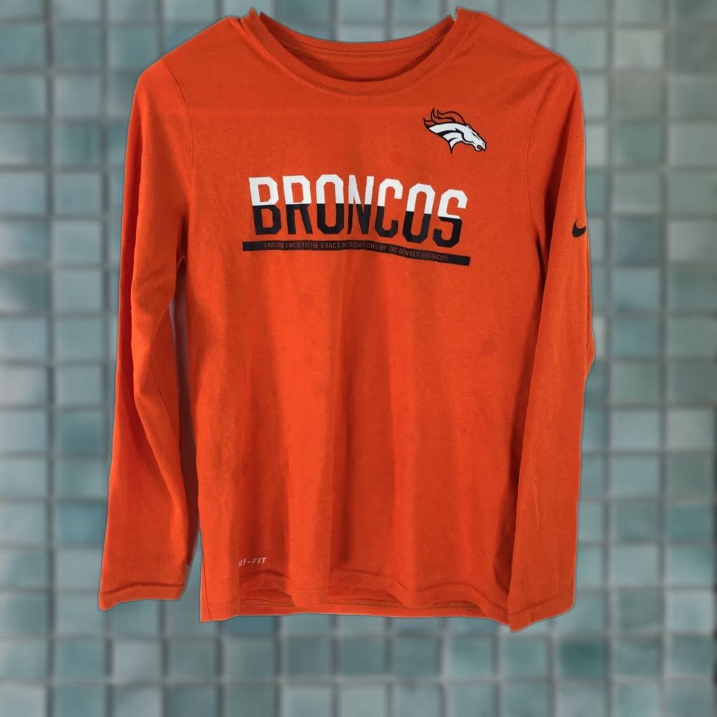 Nike VINTAGE Nike Dri-Fit Denver Broncos T-Shirt Mens Orange M Crew Neck Long Sleeve 90s NFL Shirts Mens Size US M / EU 48-50 / 2 - 1 Thumbnail