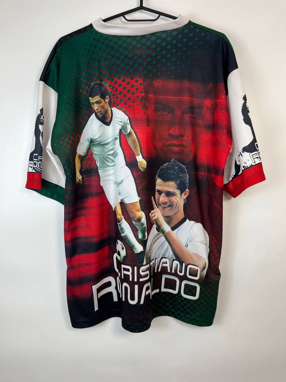 Vintage Vintage Cristiano Ronaldo Football Shirt Print size XL Size US XL / EU 56 / 4 - 4 Thumbnail