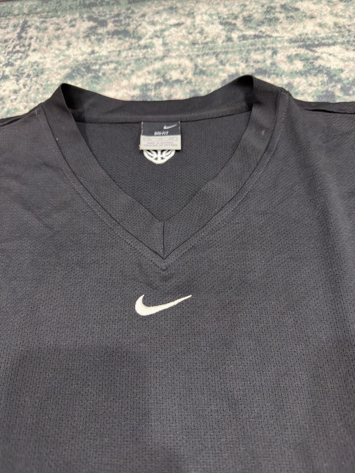 Nike Nike Swoosh Centre V Neck Sleeveless Jersey Size US XL / EU 56 / 4 - 5 Thumbnail