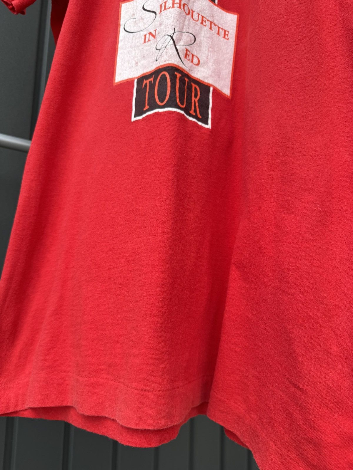 Band Tees Vintage Bonnie Tyler 1994 Silhouette in Red Rare T shirt Tee Size US XL / EU 56 / 4 - 7 Thumbnail