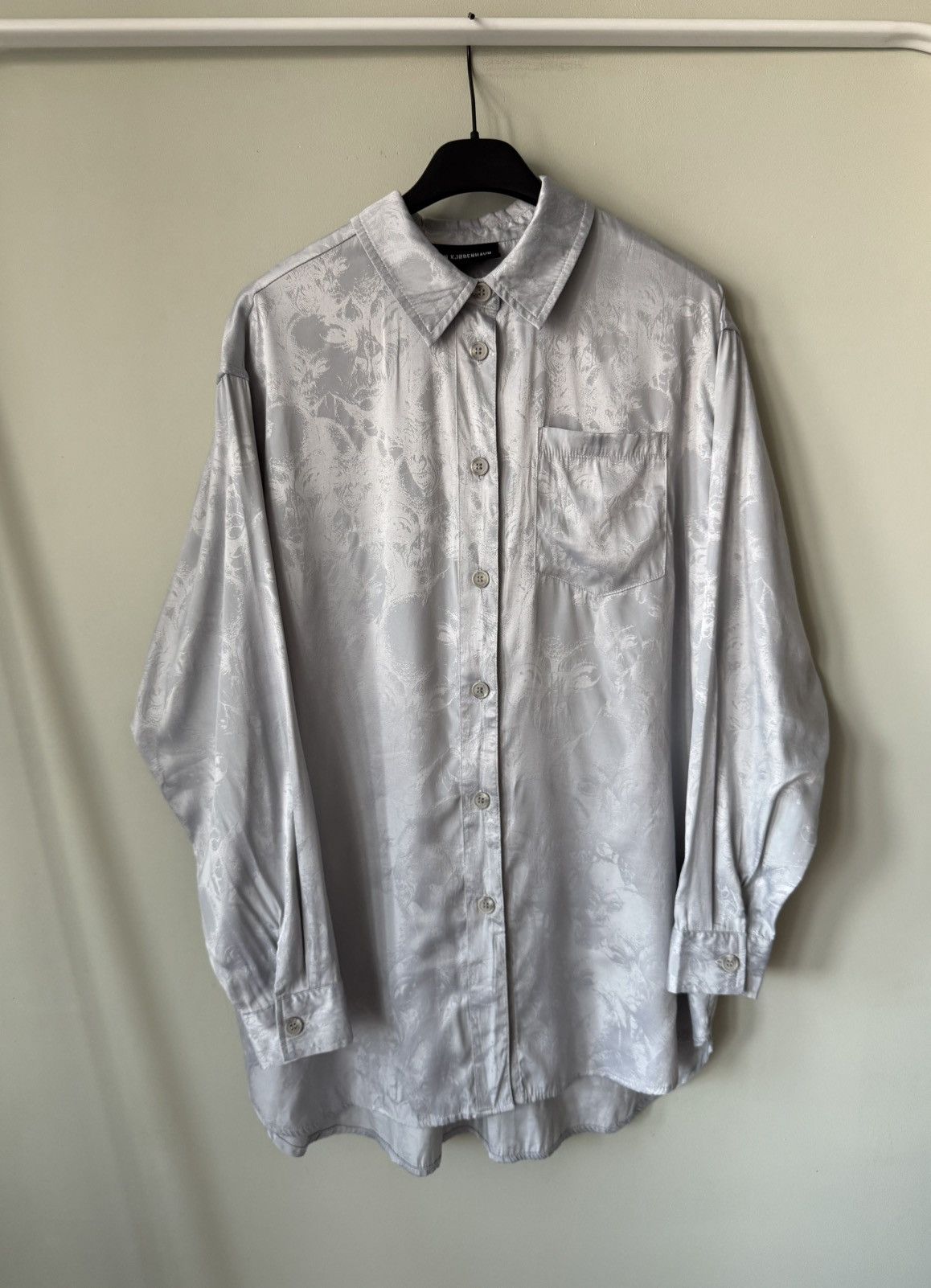 Han Kjobenhavn HAN KJOBENHAVN Alien-print Satin Bowling ls oversized Shirt Size US S / EU 44-46 / 1 - 1 Thumbnail