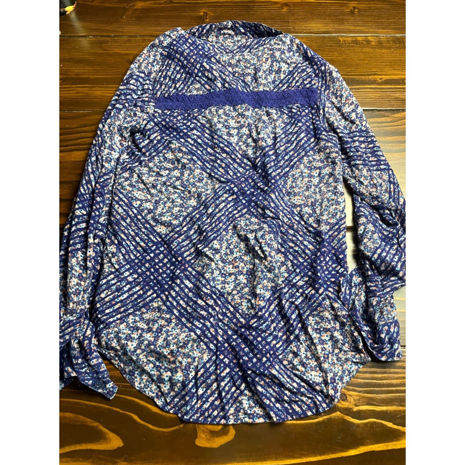 Mossimo Mossimo Shirt Womens Small Blue Floral Long Sleeve Button Up Regular Fit Casual Size S / US 4 / IT 40 - 2 Thumbnail