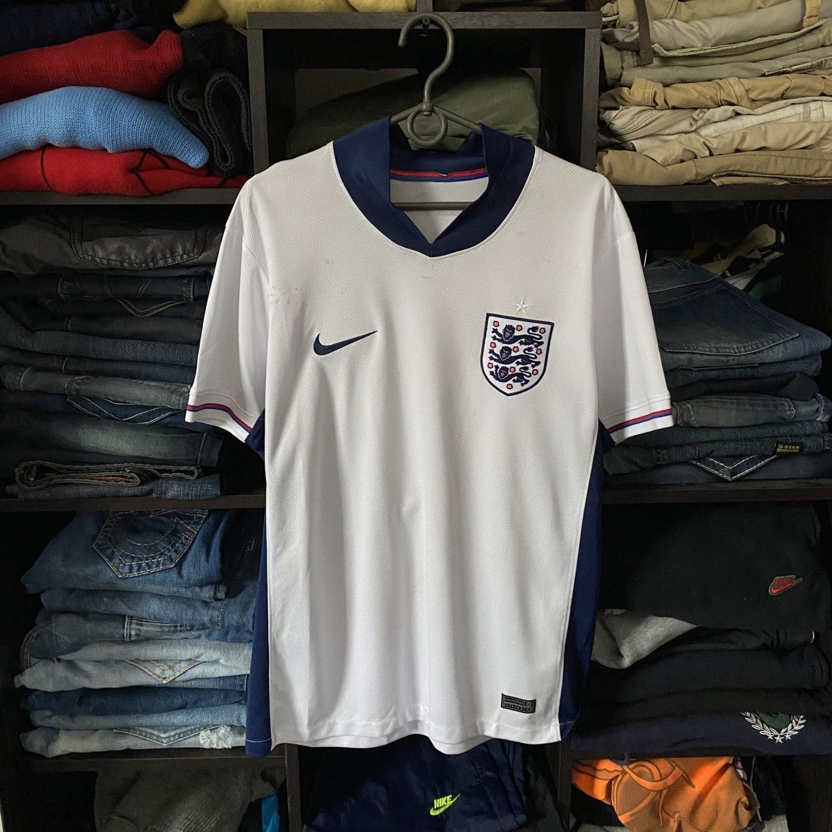 Nike Mens Nike England 2019 National home soccer jersey size S Size US S / EU 44-46 / 1 - 1 Thumbnail