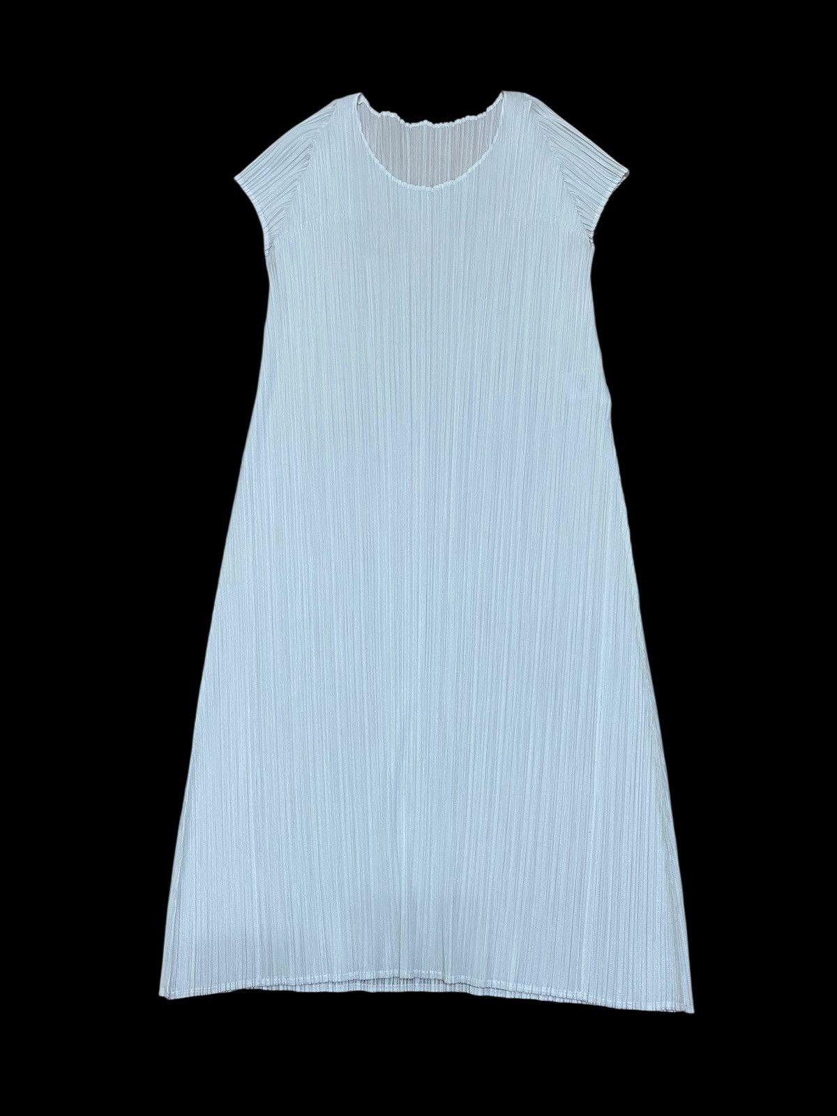 🔥STUNNING🔥PLEATS PLEASE ISSEY MIYAKE WHITE DRESS SLEEVELESS
