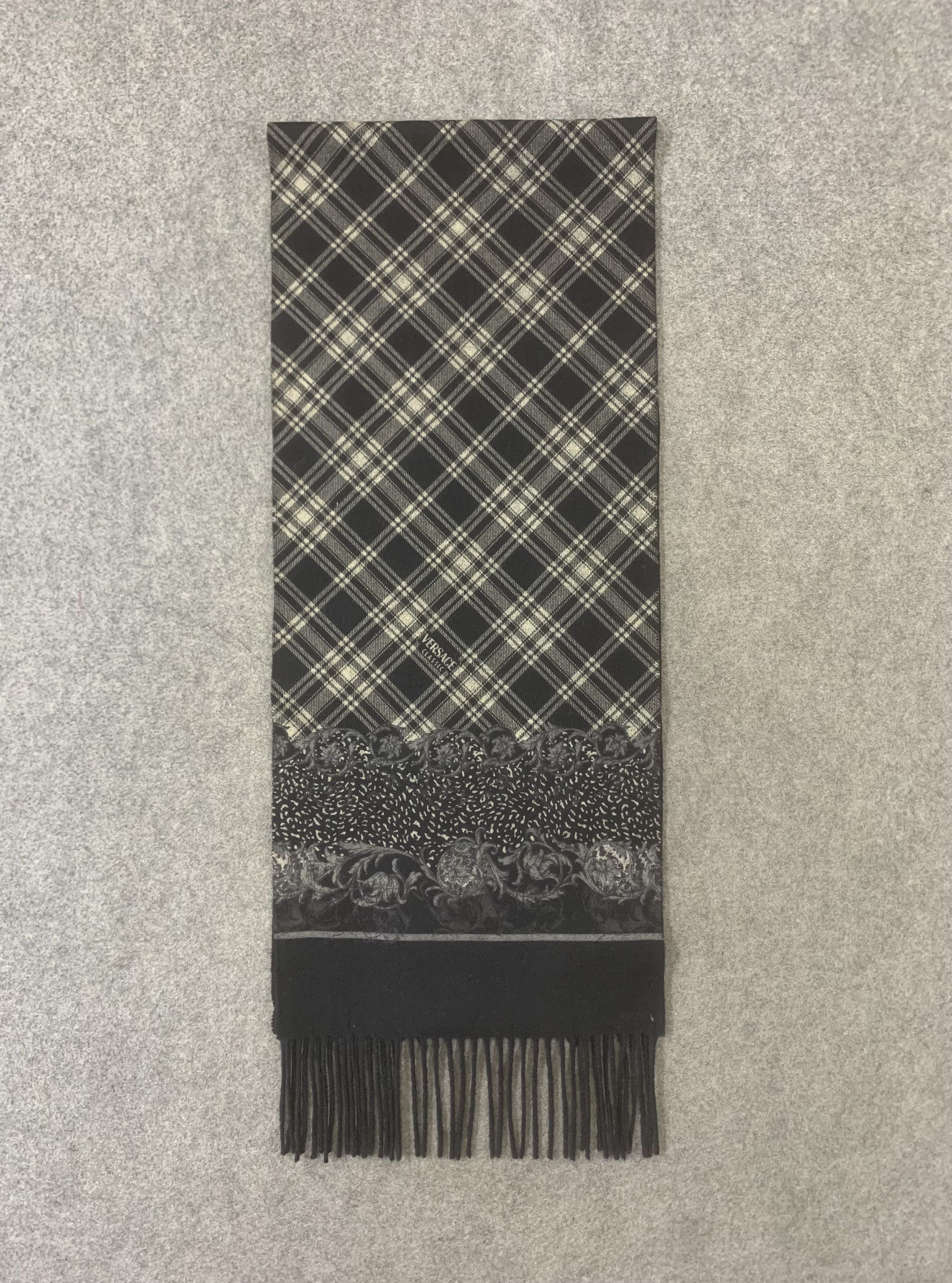 Versace Versace Scarf Wool Muffler Neck Wrap BL9275 Size ONE SIZE - 2 Thumbnail
