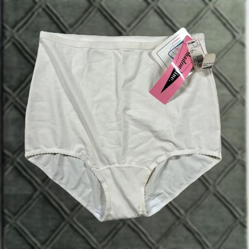 Vintage VINTAGE Shadowline Lingerie Womens L Nylon Stretch Ultralight Granny Panty 80s Ivory Nylon L ShadowLine Secretary/Geek Womens 1980s Size 36" / US 14 / IT 50 - 1 Thumbnail