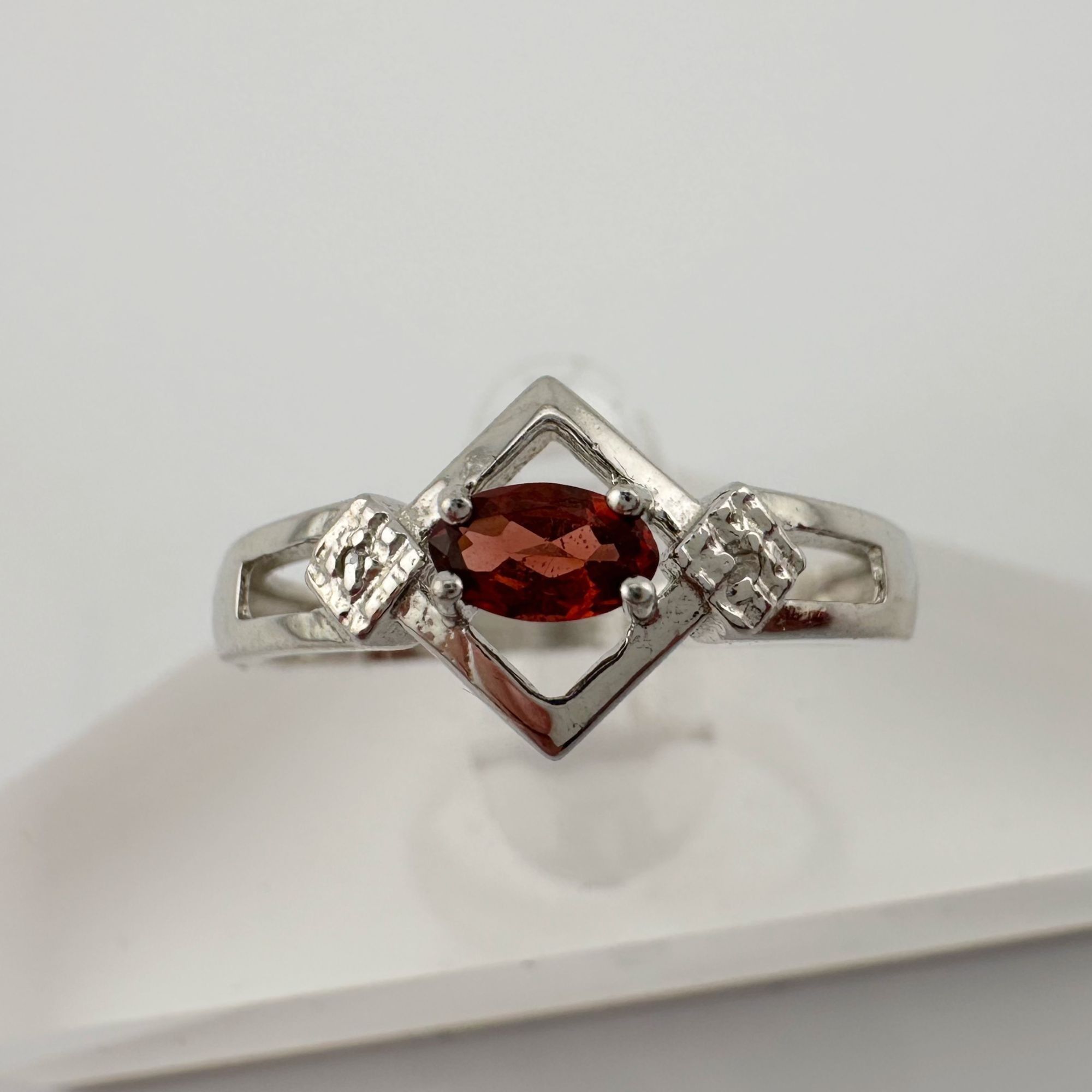 Other Romanitc and Beautiful Natural Garnet Ring Size 8 Size ONE SIZE - 9 Thumbnail