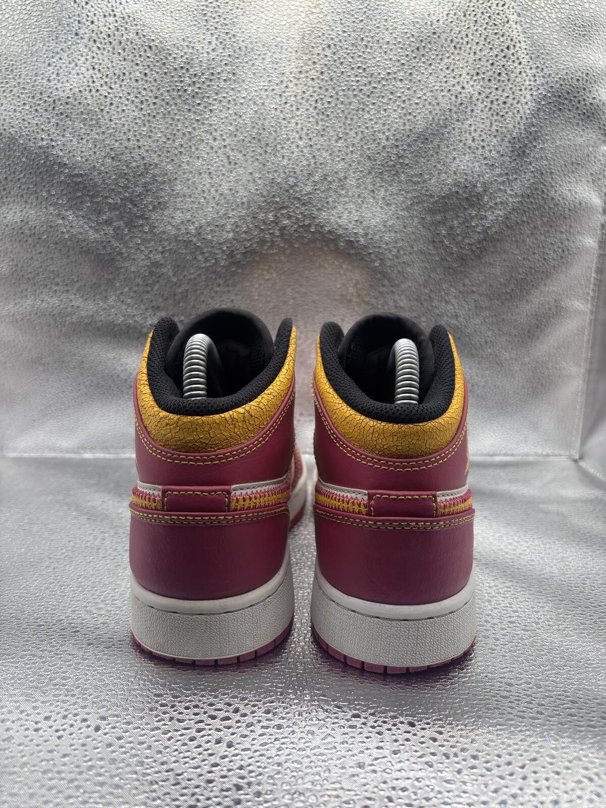 Jordan Brand Air Jordan 1 mid dia de los Muertos GS Size US 5 / EU 37 - 4 Thumbnail