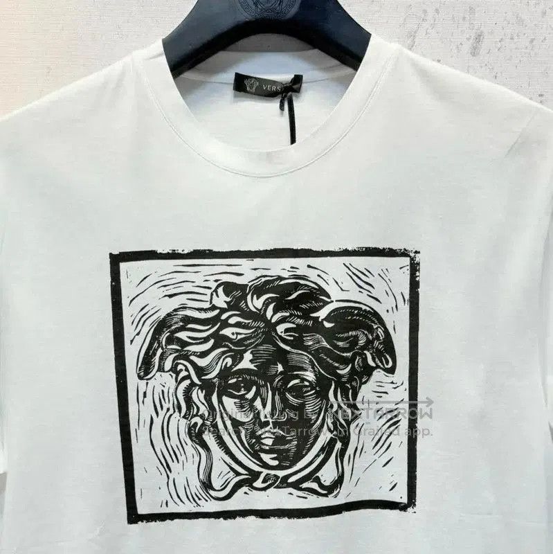 Versace Versace Men's White Cotton Printed T-Shirt . Size US L / EU 52-54 / 3 - 4 Thumbnail