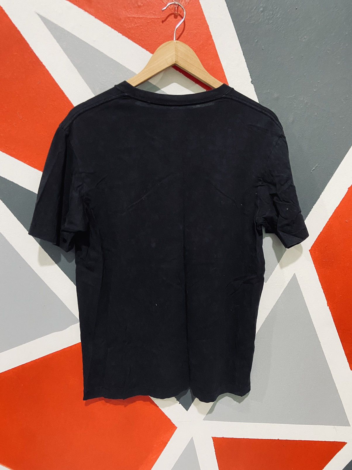 Kaws × Uniqlo Kaws X Uniqlo Short Sleeve Tee Size US L / EU 52-54 / 3 - 2 Thumbnail