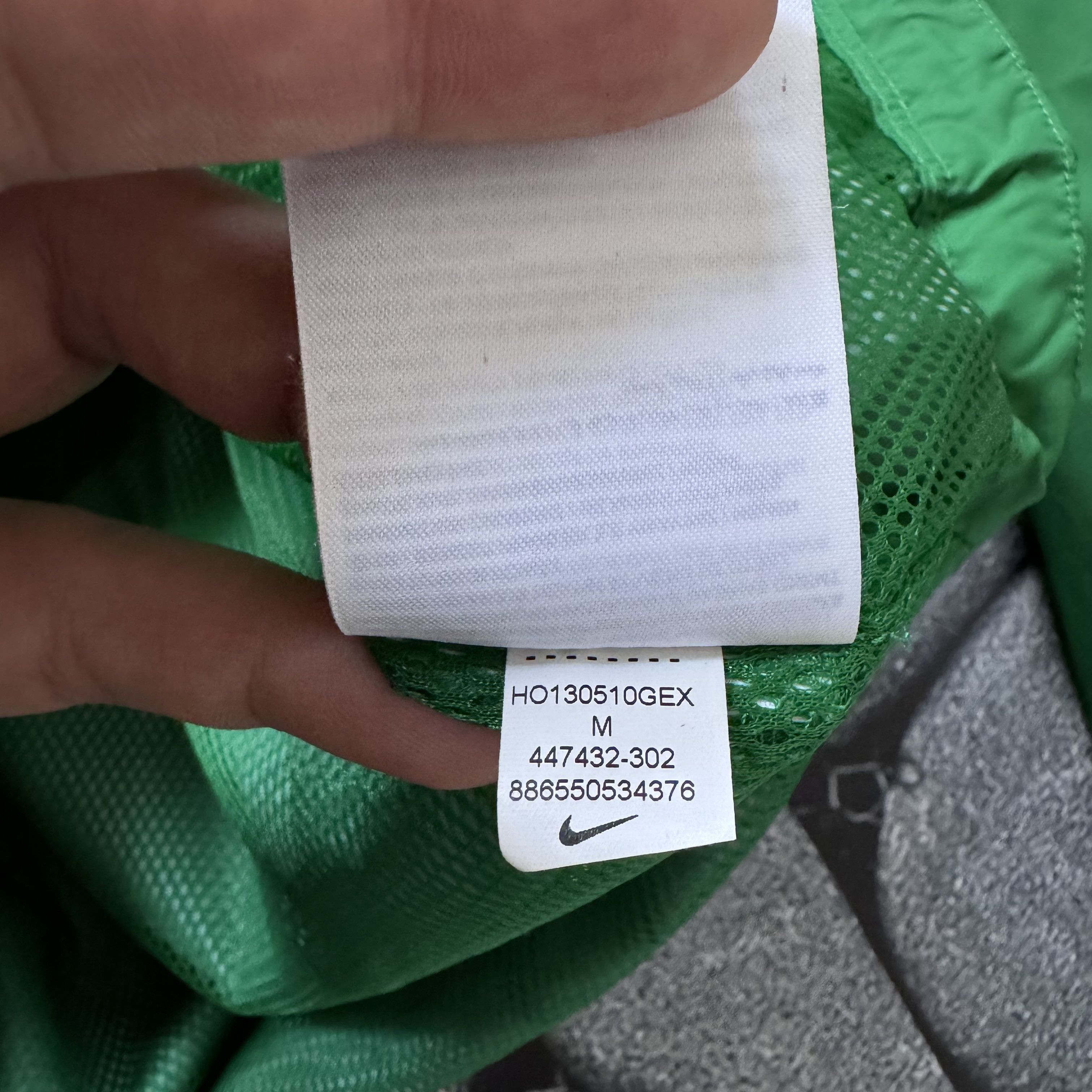 Nike NIKE VINTAGE GREEN WINDBREAKER ZIP SWOOSH JACKET Size US M / EU 48-50 / 2 - 4 Thumbnail