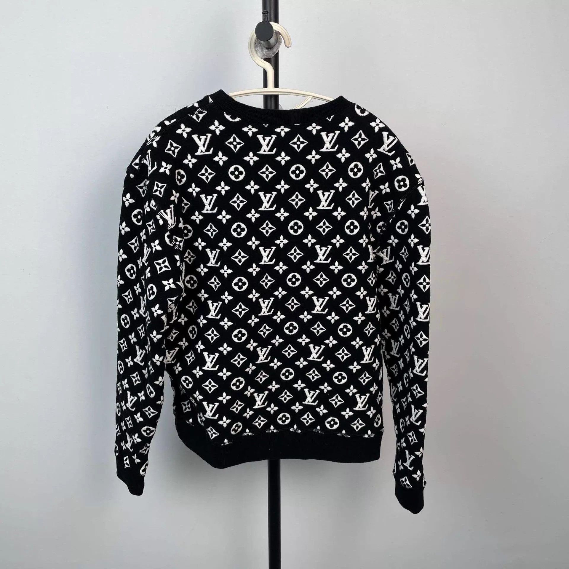 Louis Vuitton LV black white colorblock allover logo sweatshirt XS Size US XS / EU 42 / 0 - 2 Thumbnail