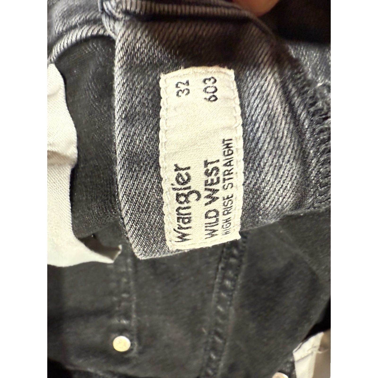 Wrangler Wrangler Jeans Men 32 Gray Denim Straight High Rise 32X27 Wrangler Wild West Jeans Men 32 Gray Denim 27 Inseam Straight Flex Size US 32 / EU 48 - 4 Thumbnail