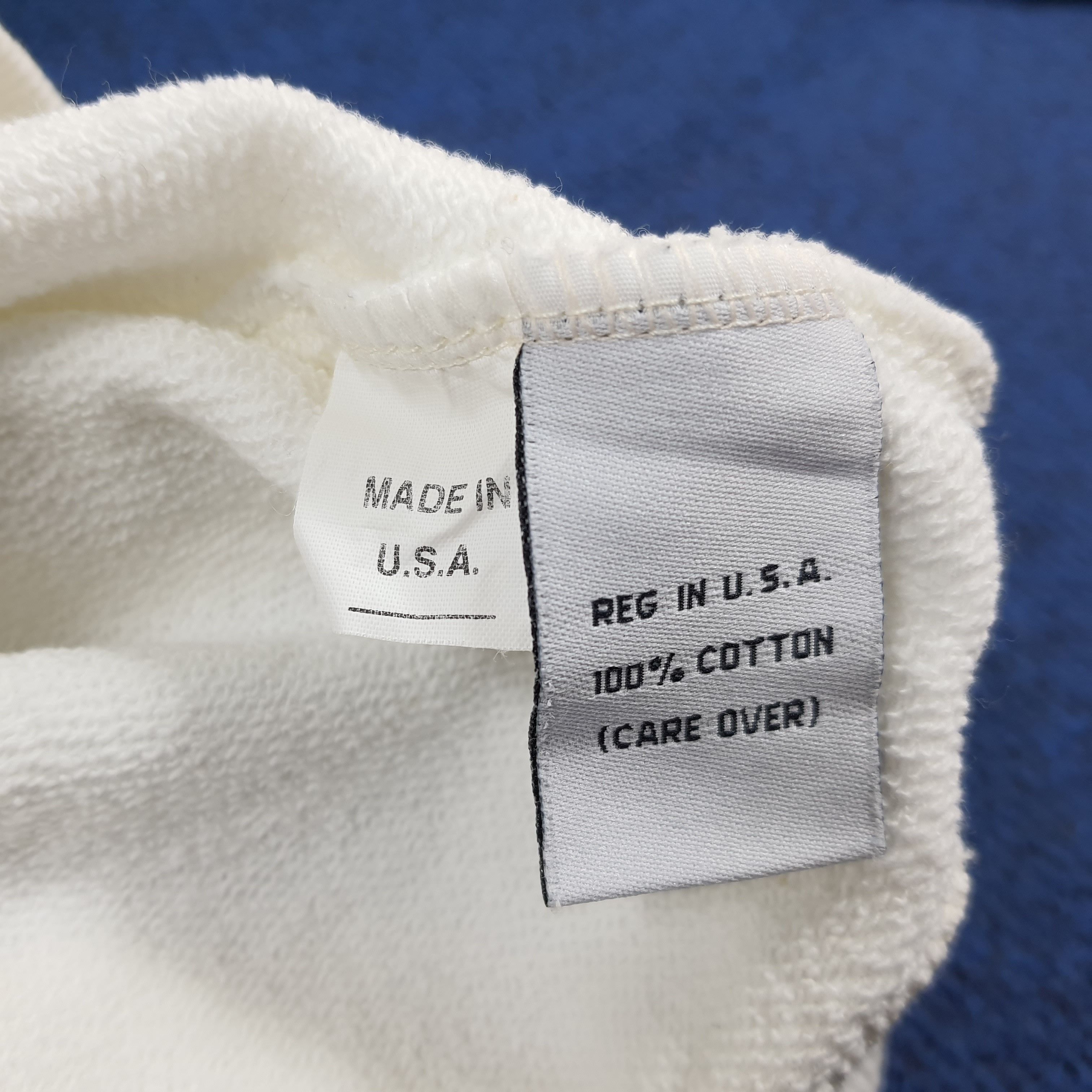 Calvin Klein Vintage Calvin Klein Jeans White Pullover C295N5 Size US M / EU 48-50 / 2 - 6 Thumbnail