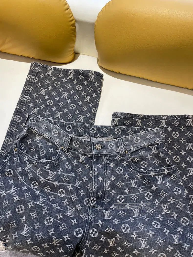 Louis Vuitton Louis Vuitton Little red man full logo embroidered jeans Size US 34 / EU 50 - 4 Thumbnail