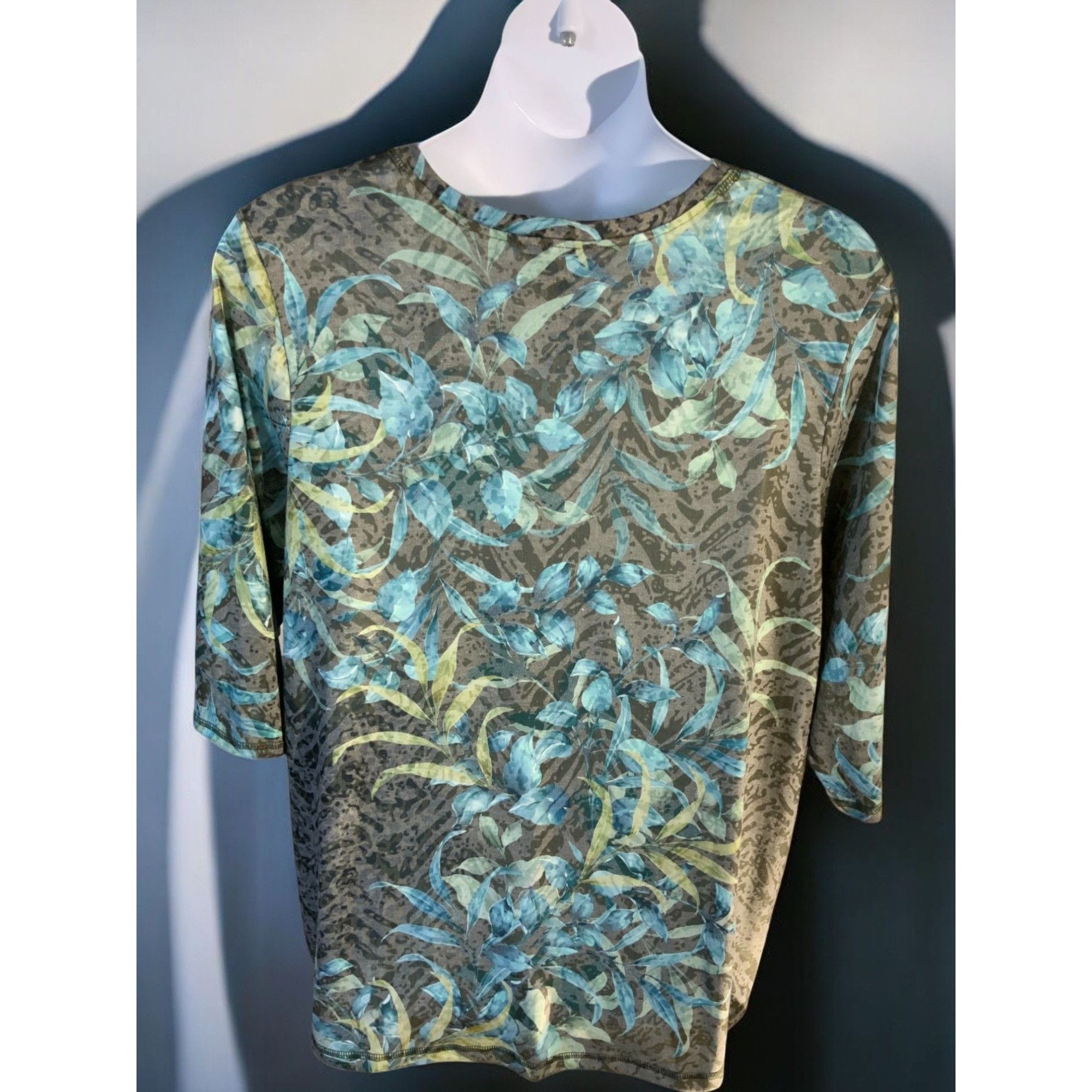 Designer Catherines Womens 0X Top Tropical Print Scoop Neck Quarter S Size XL / US 12-14 / IT 48-50 - 3 Thumbnail