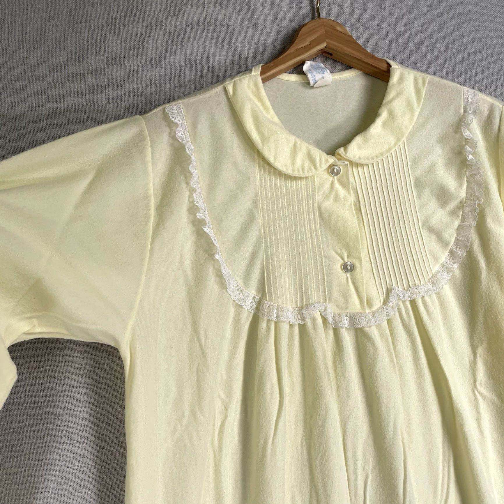 Vintage VINTAGE Katz Nightgown Dress Yellow Lace Ruffle Cottagecore Sleeveless Round Neck Medium M Womens Dress Late 20th Century USA Size M / US 6-8 / IT 42-44 - 4 Thumbnail