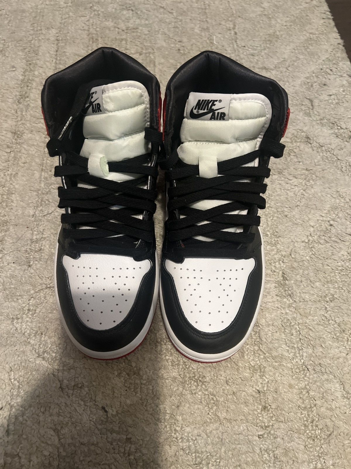 Jordan Brand × Nike WMNS Jordan 1 High Satin Black Toe Size US 6.5 / IT 36.5 - 7 Thumbnail