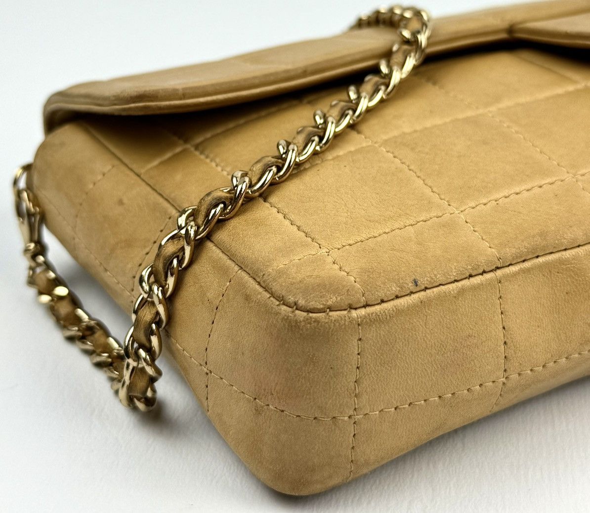 Chanel Chanel - 2000’s - East - West - Tan - Chocolate Bar - Flap Size ONE SIZE - 17 Thumbnail