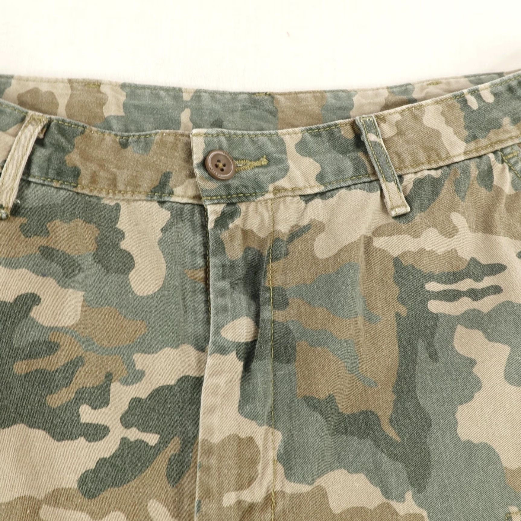 Levi's Levi's Cargo Shorts Men 36 Green Brown Camo Camouflage Knee-Length Utility Outdoor Workwear Size US 36 / EU 52 - 2 Thumbnail