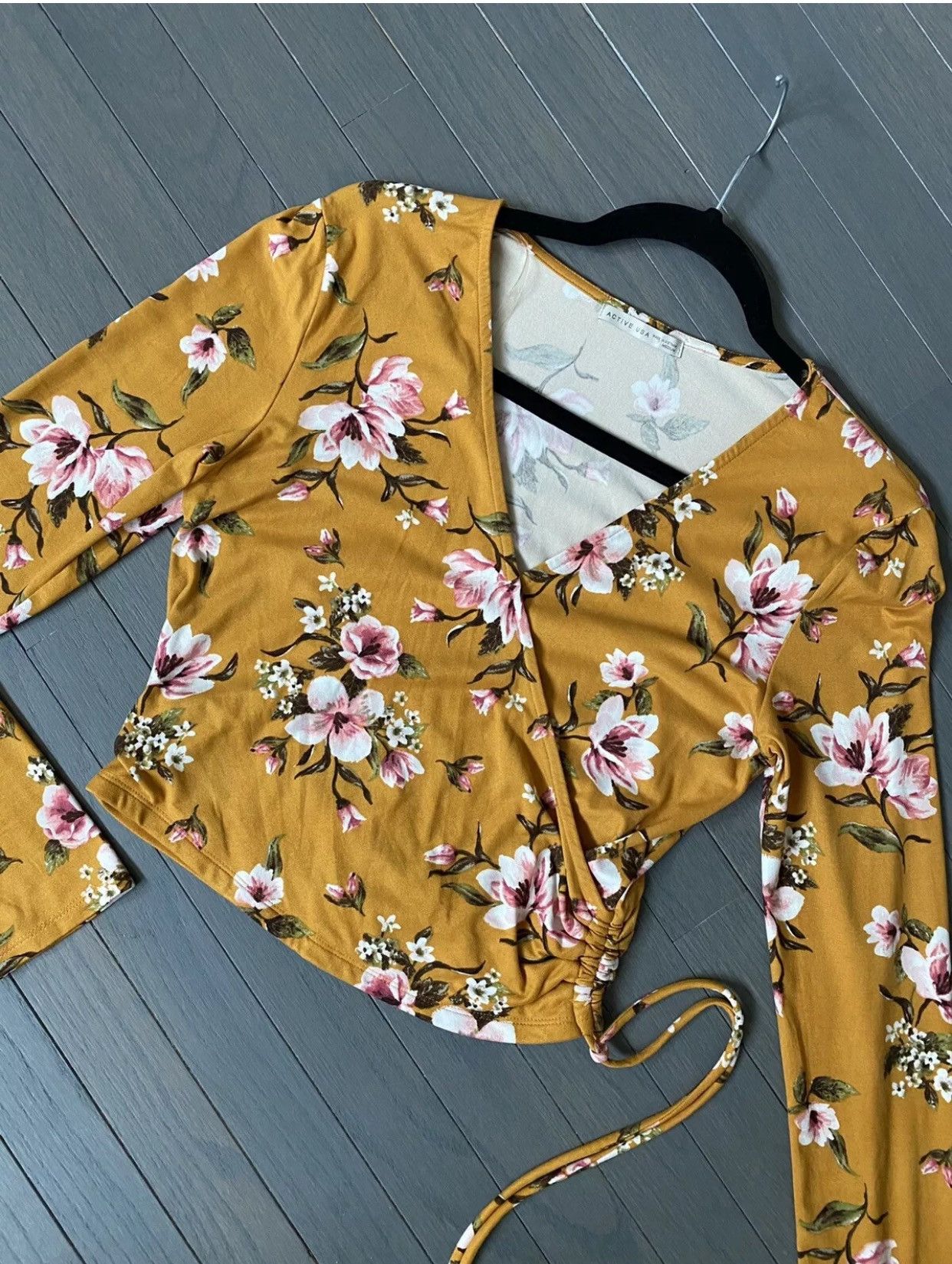 Other ACTIVE USA Long Sleeved Floral Cropped tops Size M / US 6-8 / IT 42-44 - 4 Thumbnail