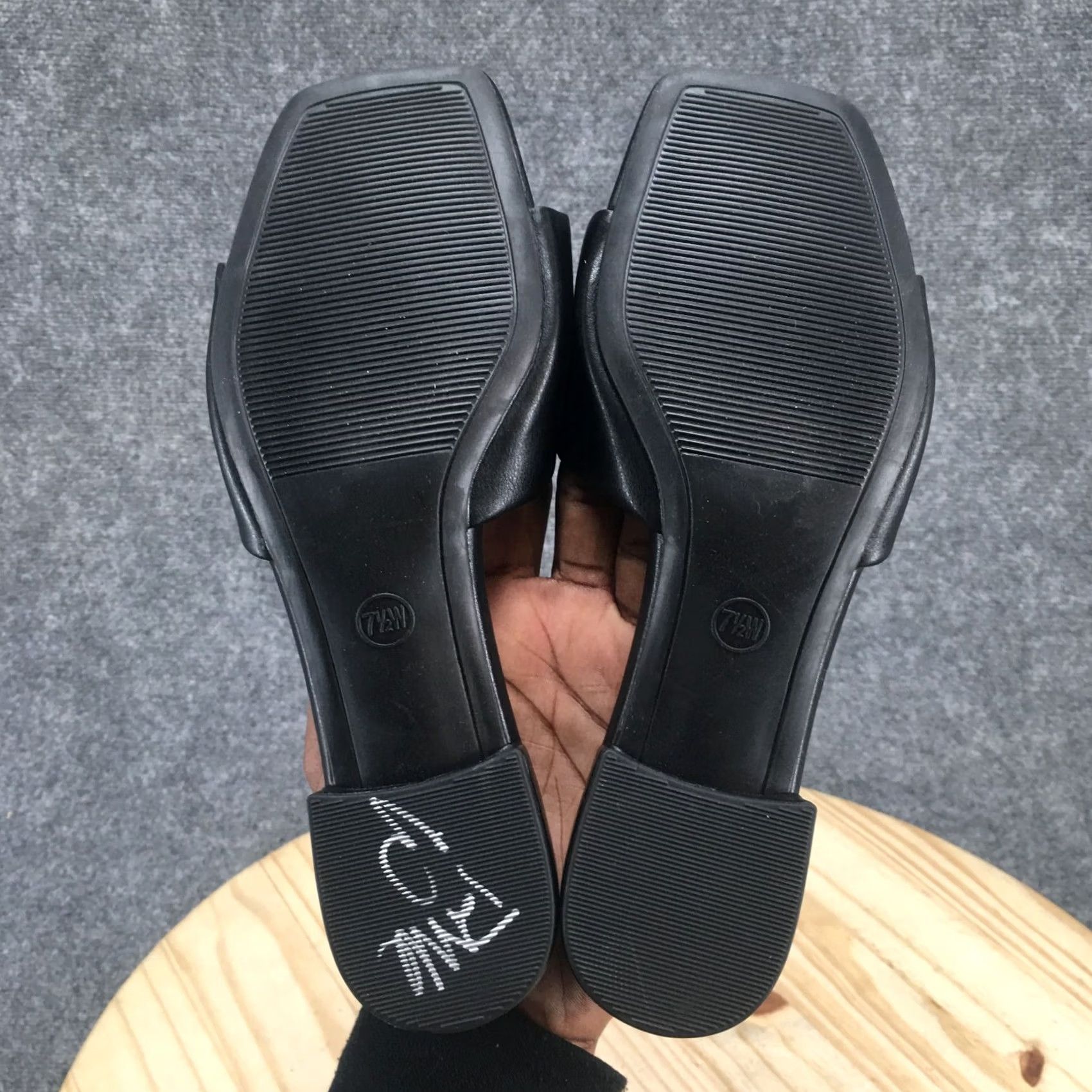 Vintage A New Day Sandals Womens 7.5 W Slides Black Faux Leather Open Toe Low Heels Size US 8 / IT 38 - 7 Thumbnail