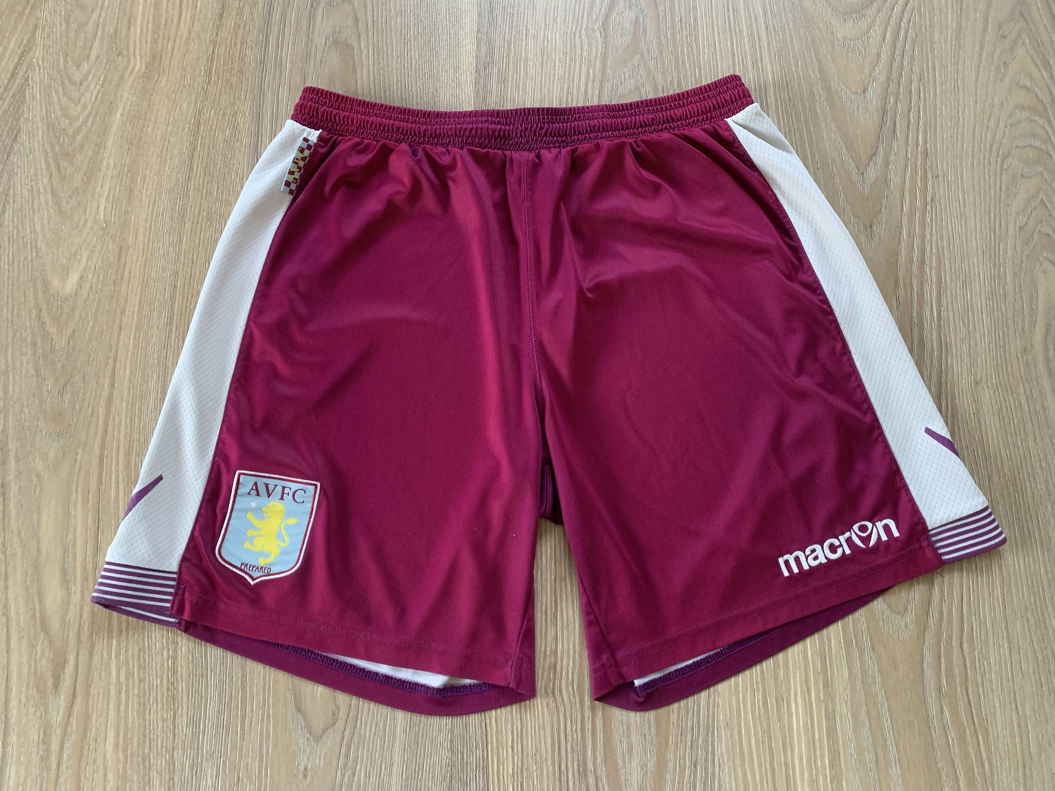 Macron Vintage Macron Aston Villa FC AVFC Football Shorts Size US 33 - 2 Thumbnail