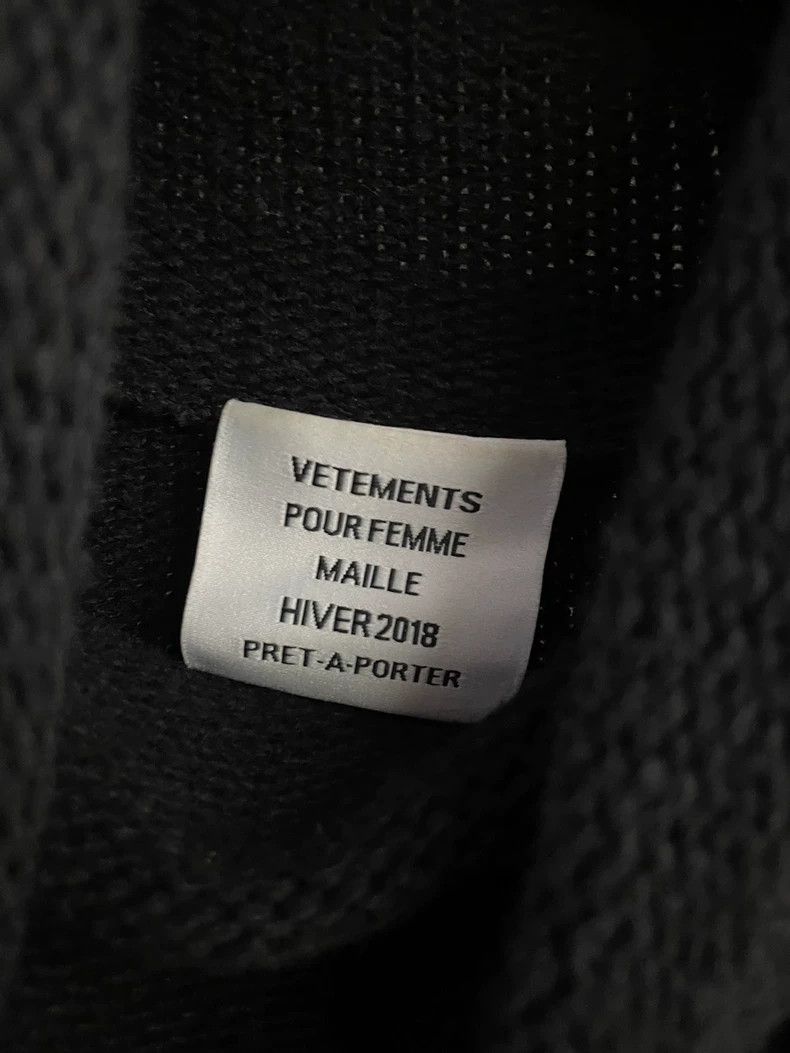 Vetements Vetements 2018 A/W EU 12 Stars Black Destroyed High Neck O Size US XS / EU 42 / 0 - 3 Thumbnail