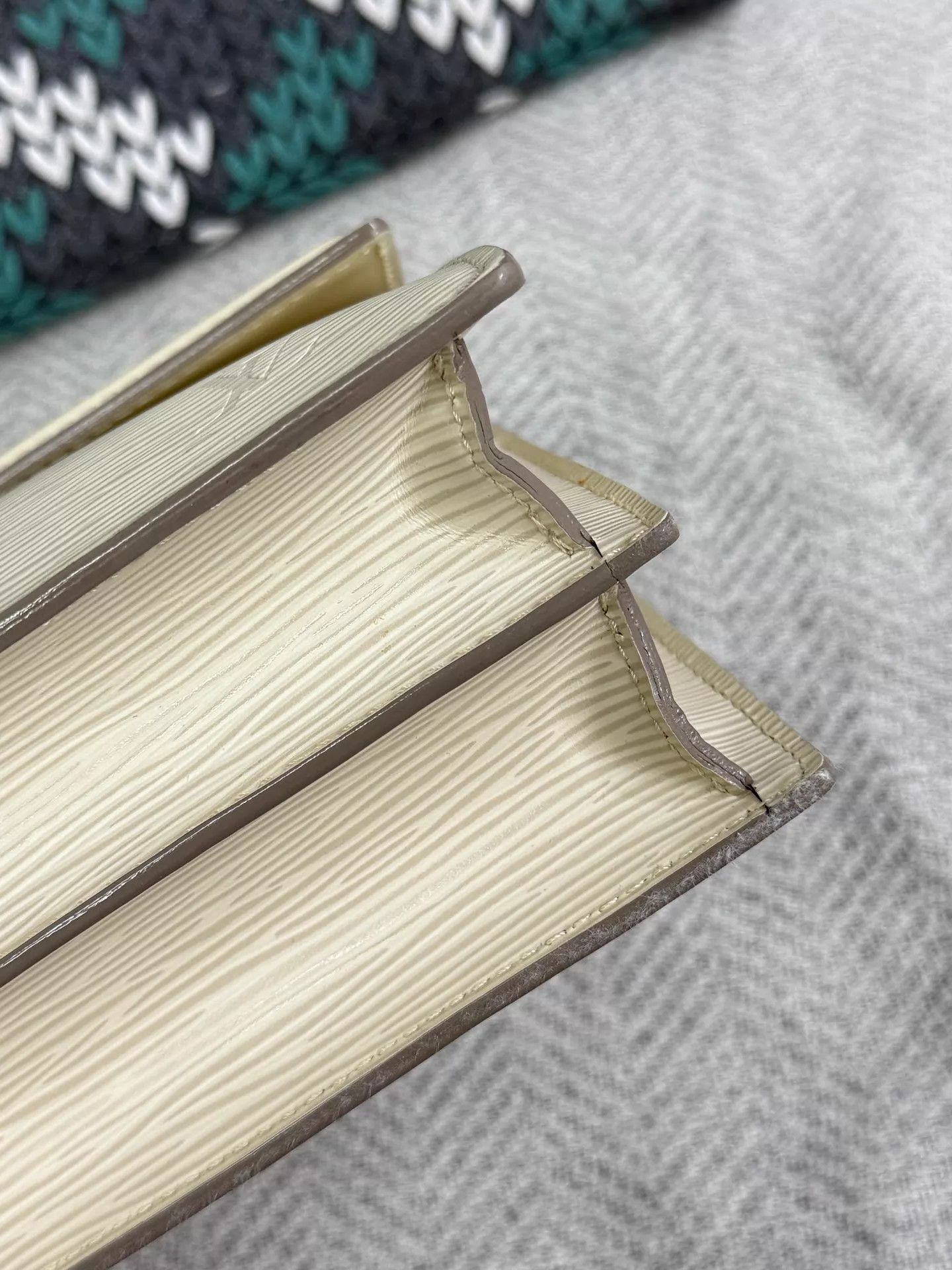 Louis Vuitton LV Kelly white water ripples handbag strap missing Size ONE SIZE - 4 Thumbnail