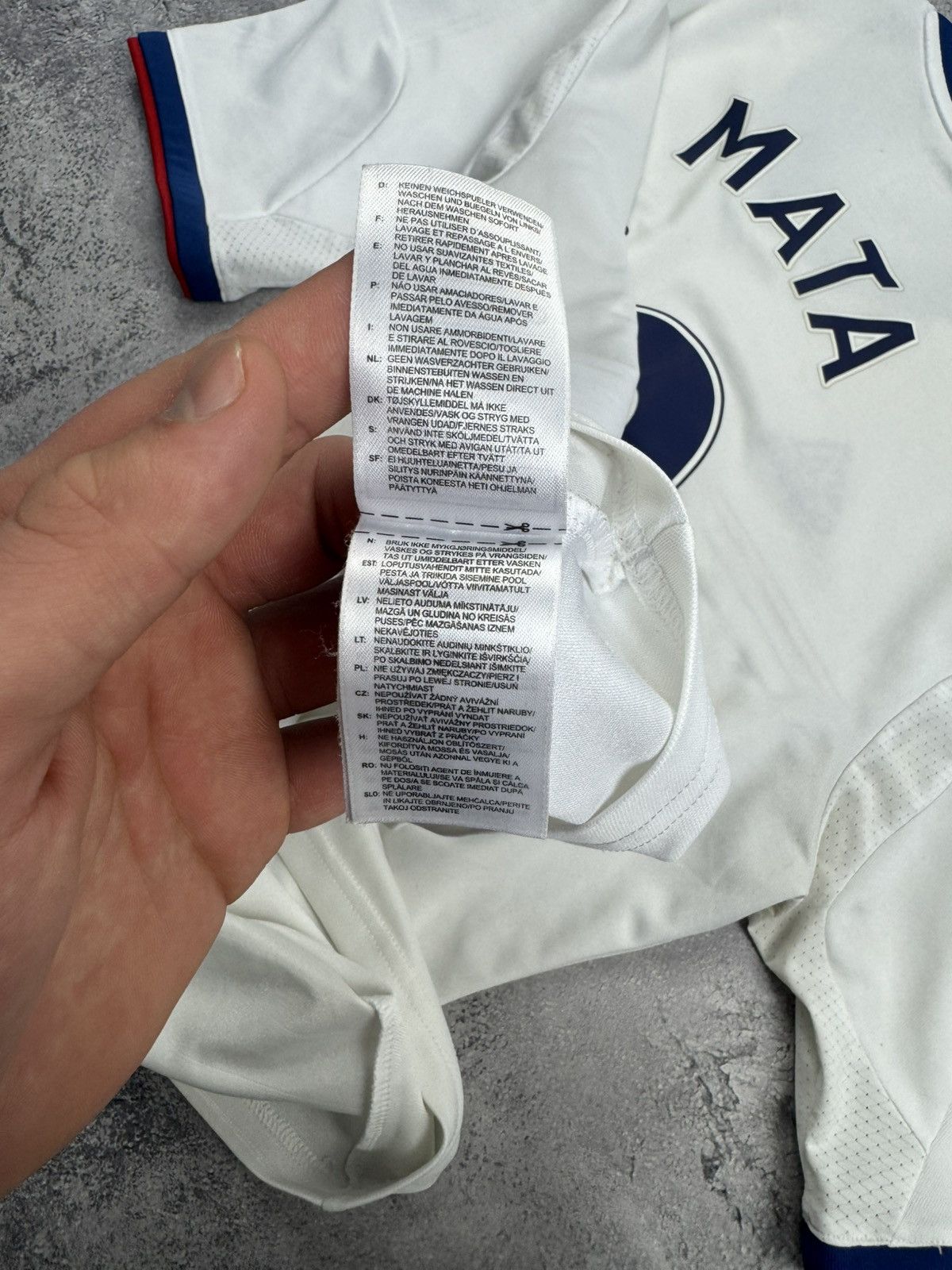 Adidas Chelsea 2013-14 Jersey #10 MATA Adidas Football Shirt Size M Size US M / EU 48-50 / 2 - 18 Thumbnail