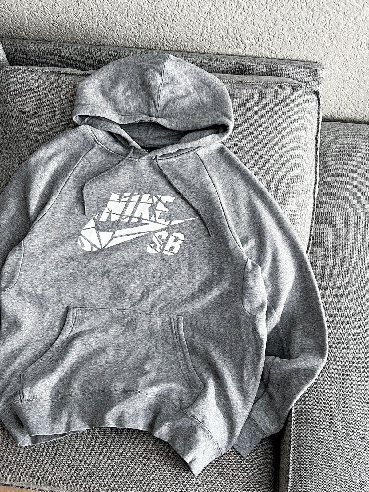 Nike Vintage Y2K Nike SB Grey Hoodie Size US L / EU 52-54 / 3 - 1 Thumbnail