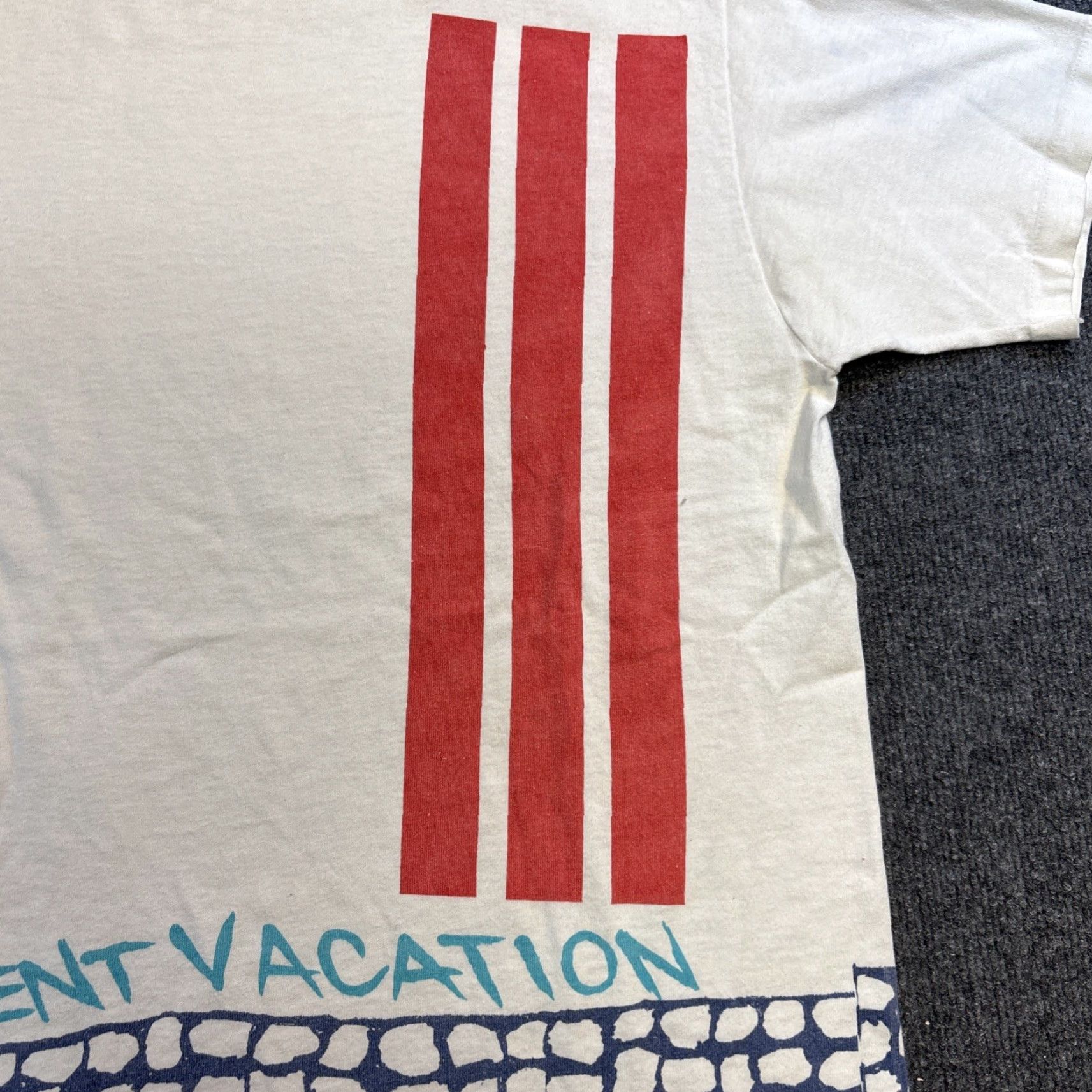 Jantzen VINTAGE Jantzen 90s T-Shirt Graphic Permanent Vacation Men’s S/M White T-Shirt Mens M White 90s Graphic Permanent Vacation Jantzen Shirt Size US M / EU 48-50 / 2 - 3 Thumbnail