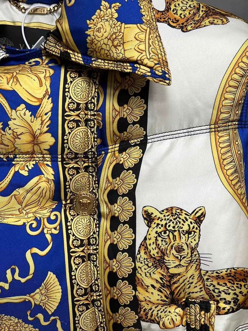Versace Versace Blue and white color scheme down jacket Size M / US 6-8 / IT 42-44 - 3 Thumbnail