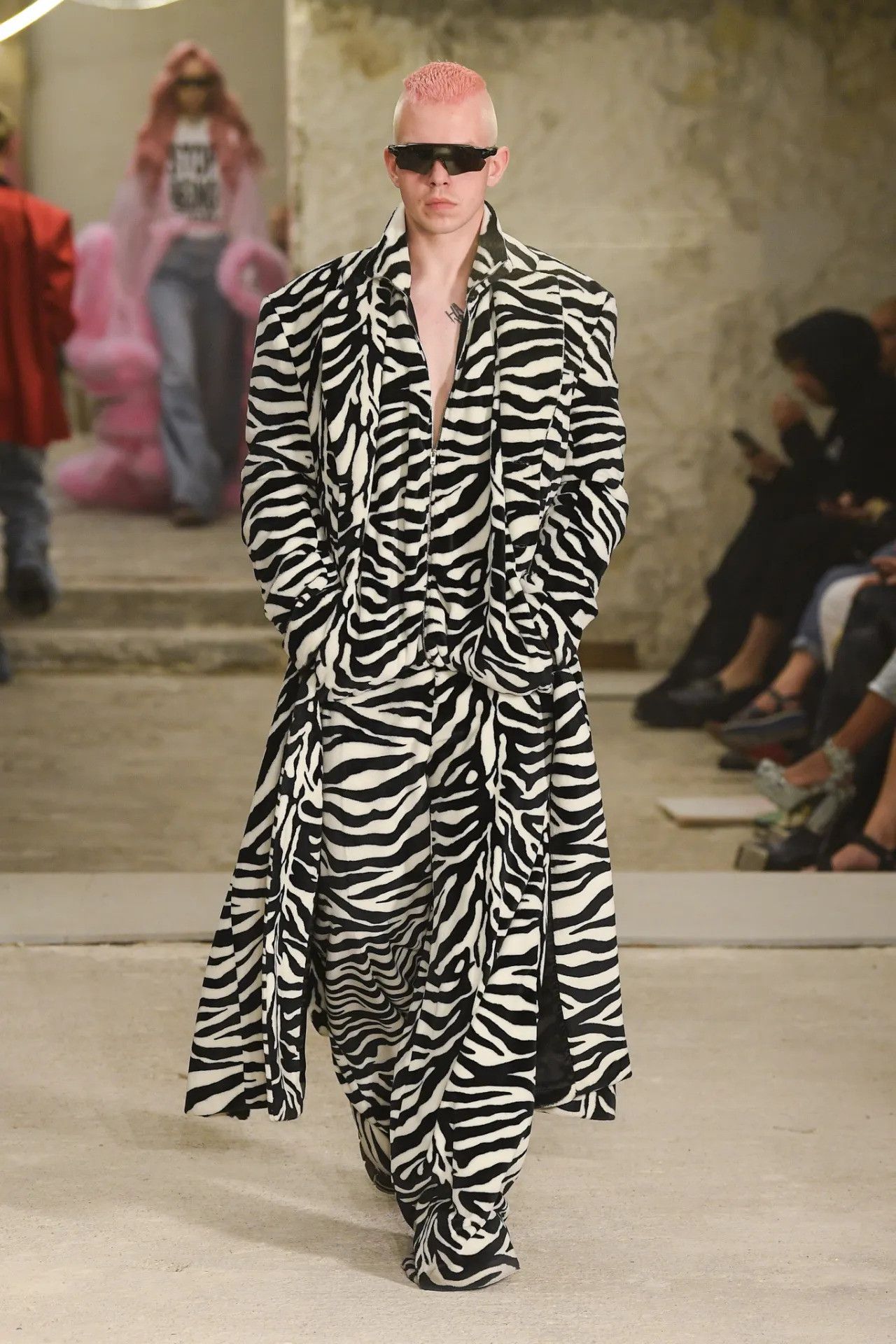 Vetements RARE Runway Zebra Print Fleece Zip Side Pocket Jacket SS23 Size US L / EU 52-54 / 3 - 17 Thumbnail