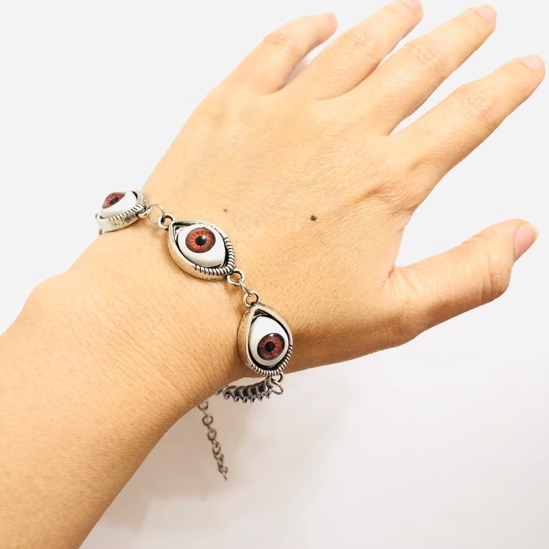 Jewelry × Vintage Unisex evil devil monster red core eyeballs bracelet Size ONE SIZE - 1 Thumbnail