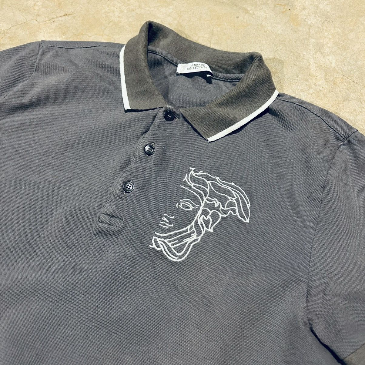 Designer × Versace Rare Versace Collection Medusa Head Embroidered Polo Shirt Size US L / EU 52-54 / 3 - 3 Thumbnail