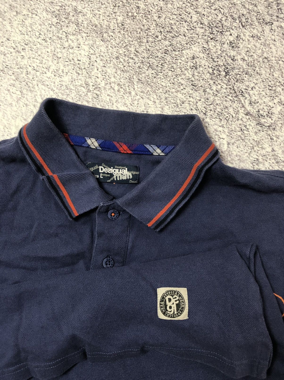 Desigual Men’s t-shirt Desigual size L y2k luxury USA casual Size US L / EU 52-54 / 3 - 4 Thumbnail