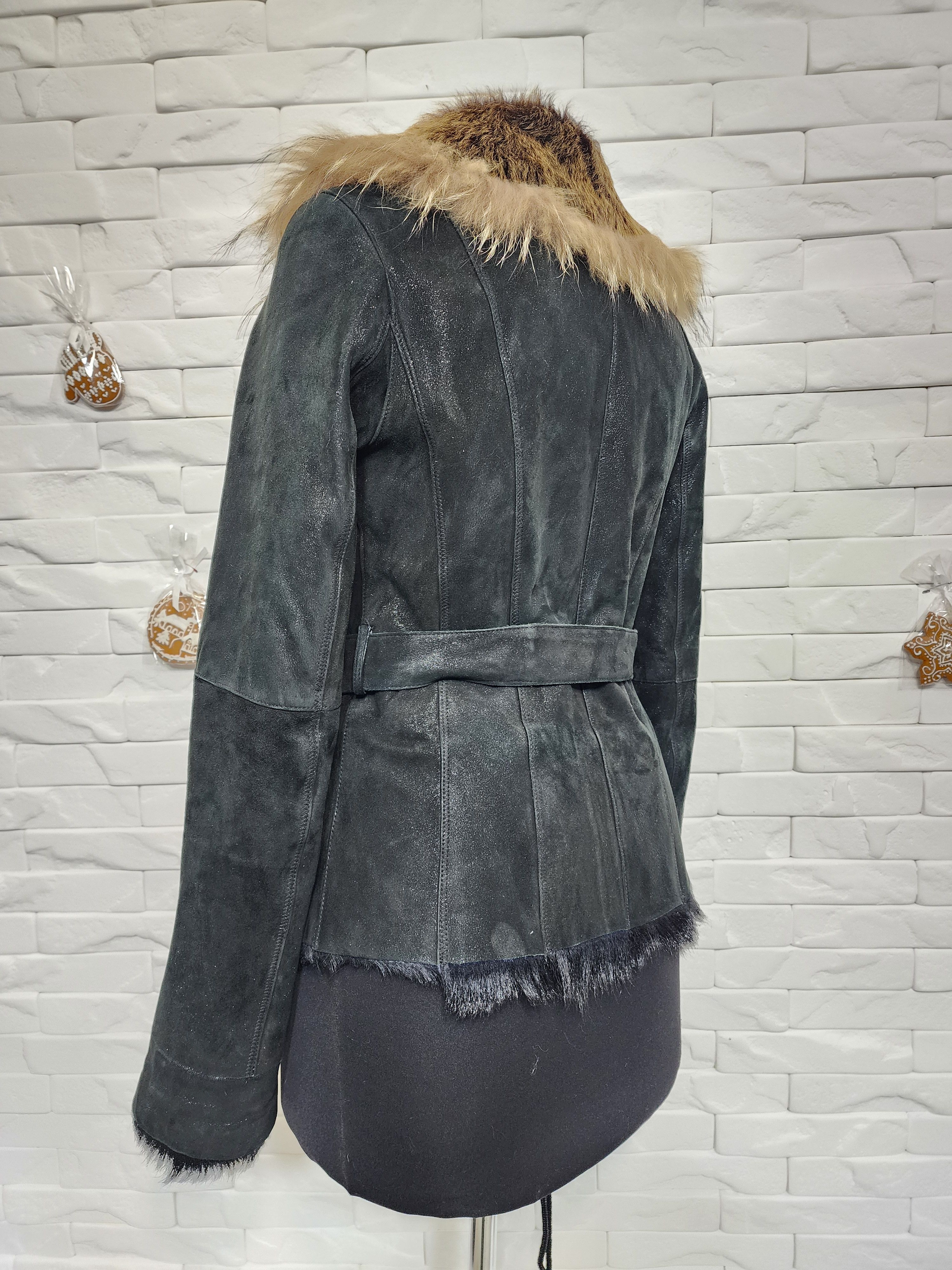 Furla Black Sheepskin Coat: Genuine Fur Collar, Belted Winter Coat Size M / US 6-8 / IT 42-44 - 6 Thumbnail